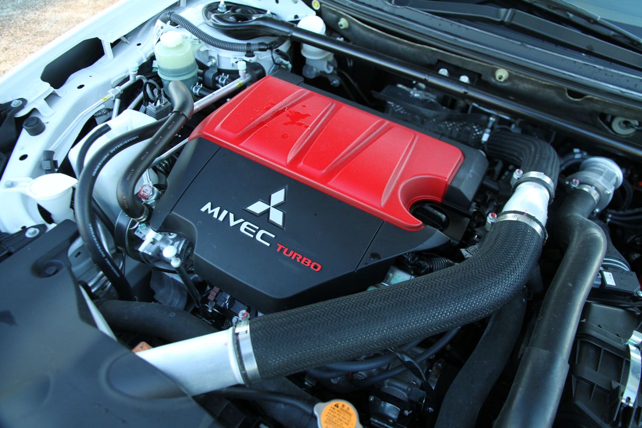 Mitsubishi lancer какой двигатель. Двигатель Митсубиси Эволюшн 10. Мотор Mitsubishi Evolution 6. Лансер 10 Эволюшн двигатель. Mitsubishi Lancer Evolution 10 двигатель.