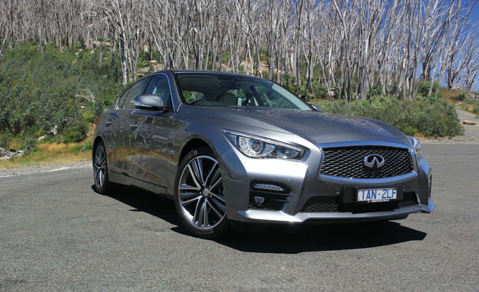 Infiniti q60 Hybrid