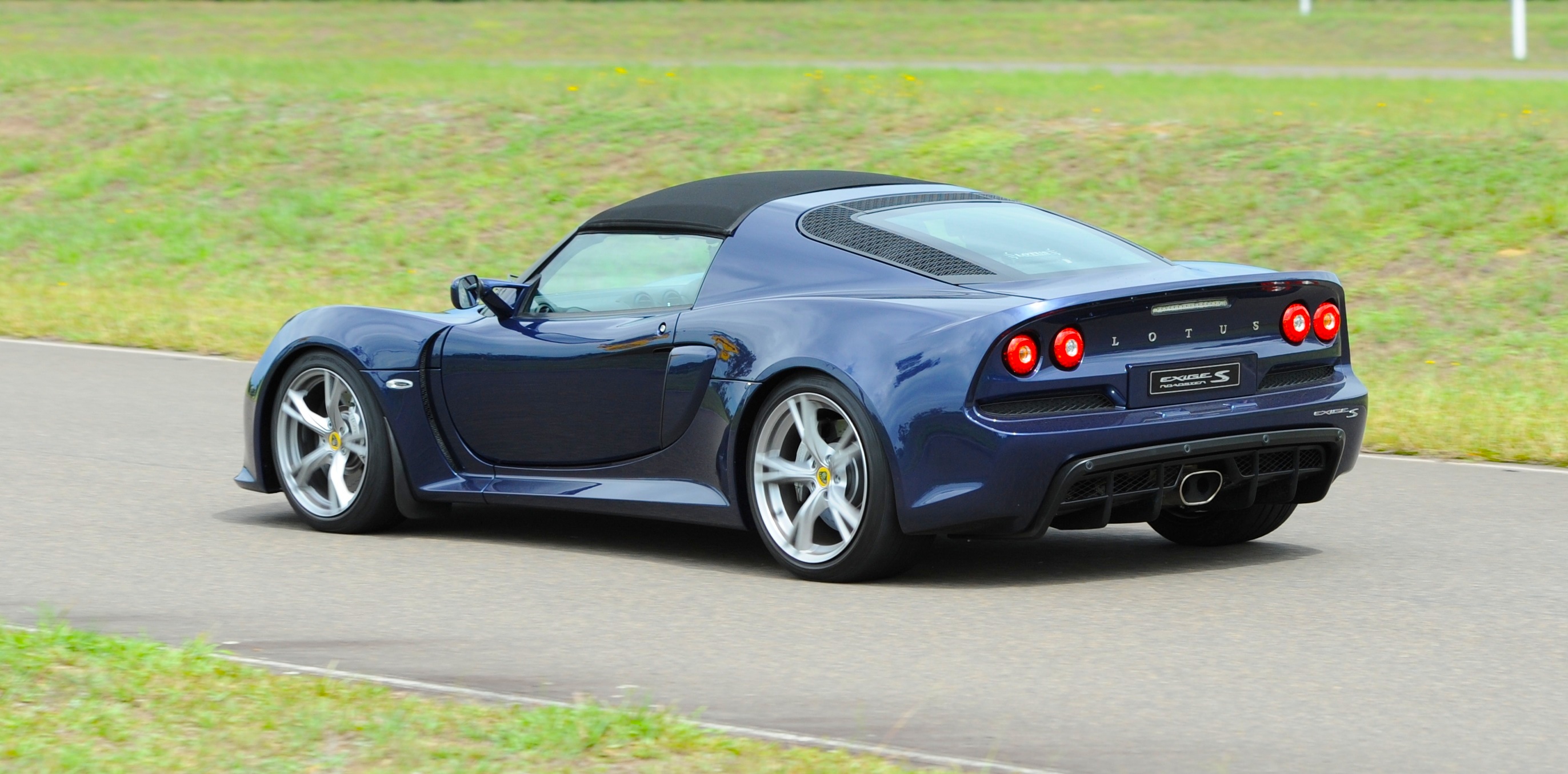 Lotus Exige S Roadster Review - photos | CarAdvice