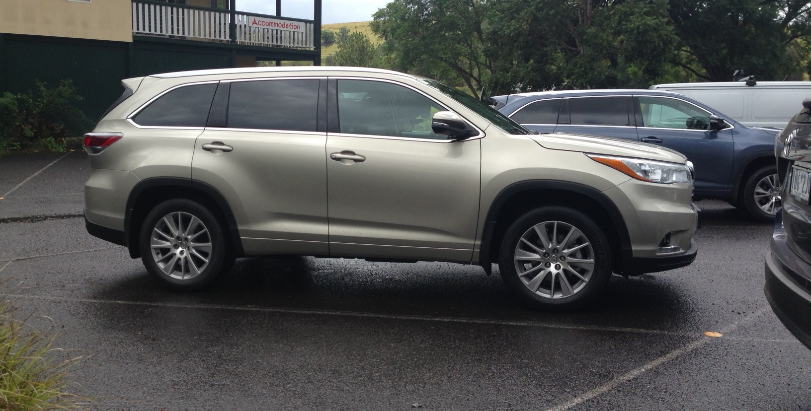 2014 Toyota Kluger Review - photos | CarAdvice