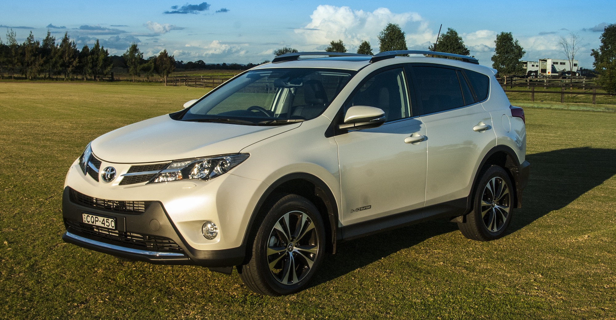 Toyota rav4 2014 года