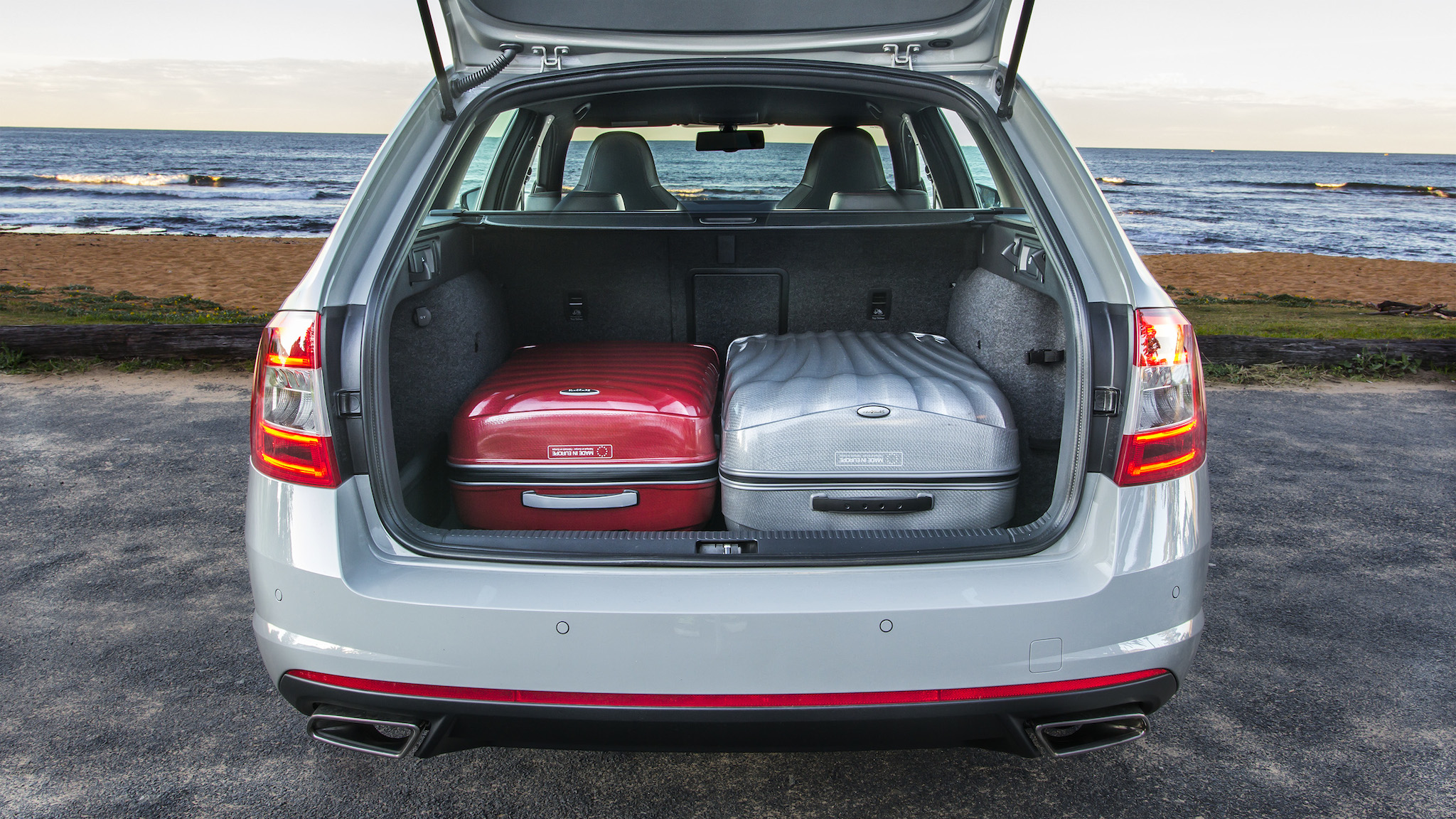 Holden Commodore SV6 Sportwagon v Skoda Octavia RS ...