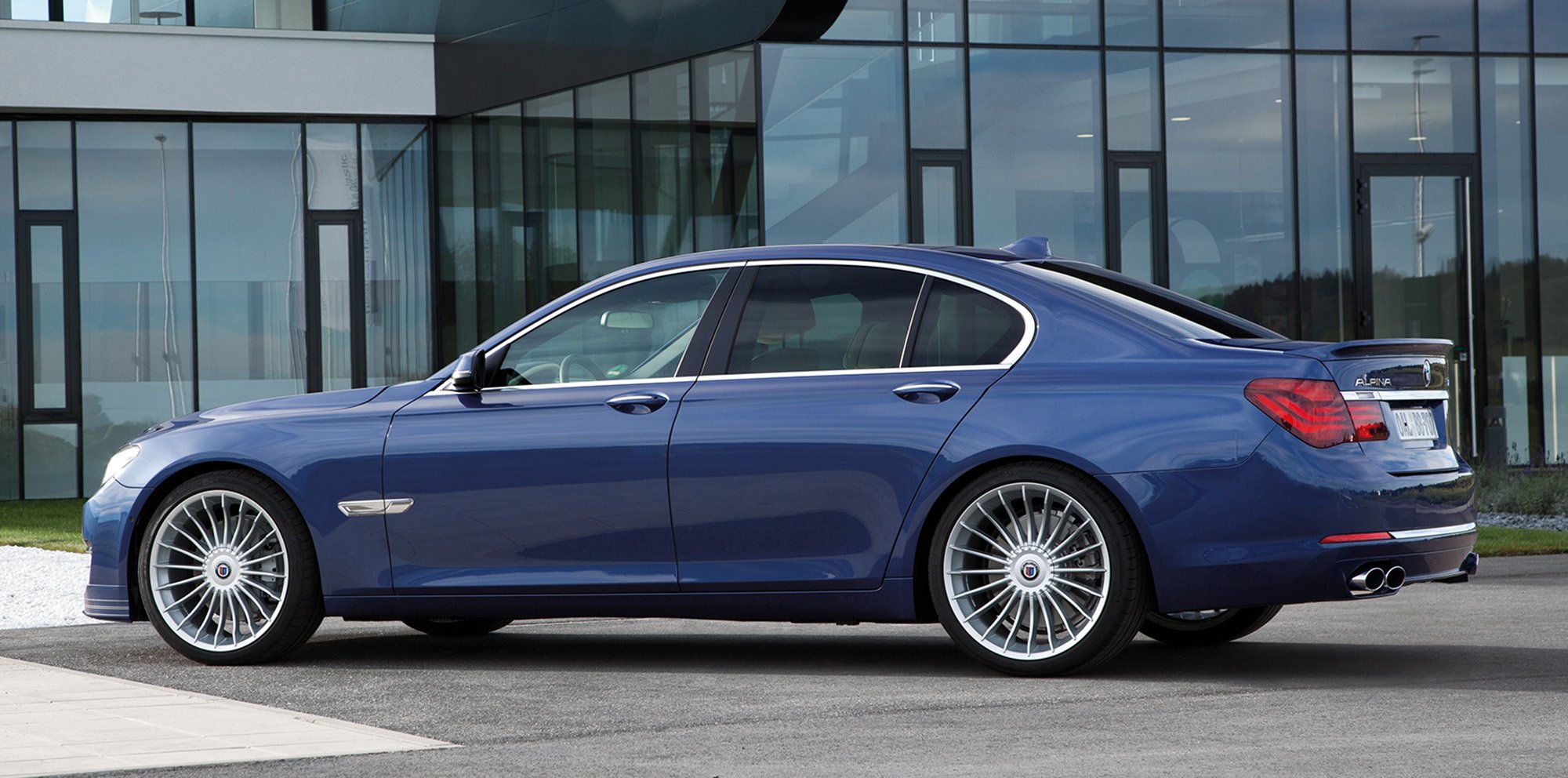 bmw alpina b7 side