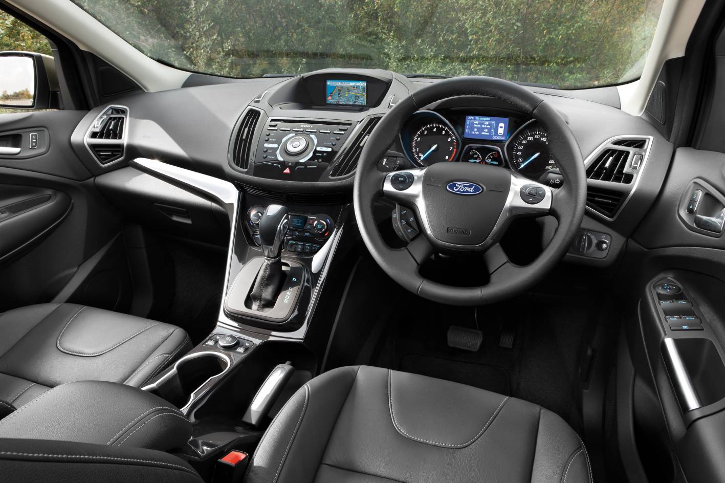 2015 Ford Kuga :: pricing and specifications - Photos (1 of 9)