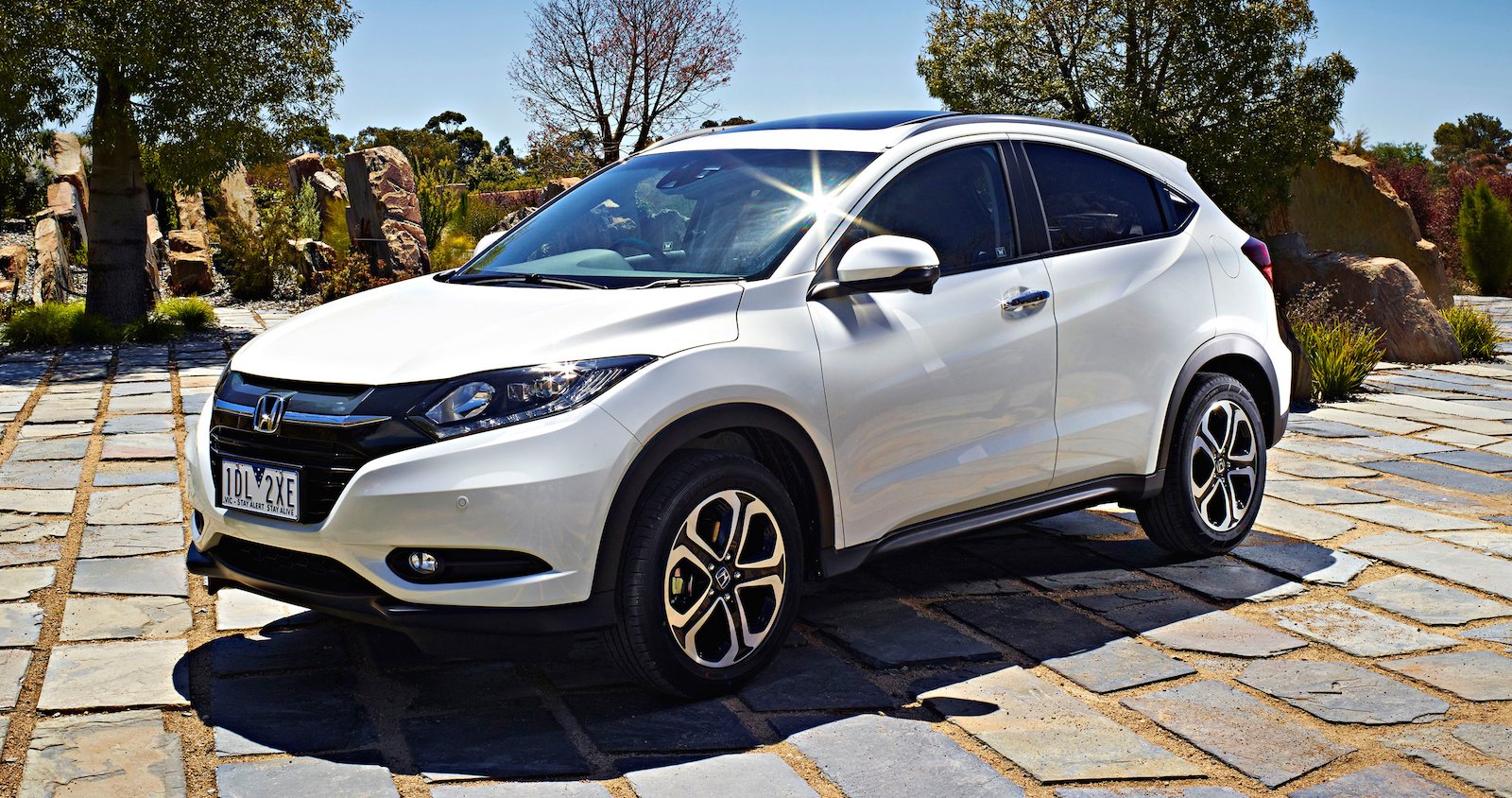 2015 Honda HRV Pricing and specifications photos