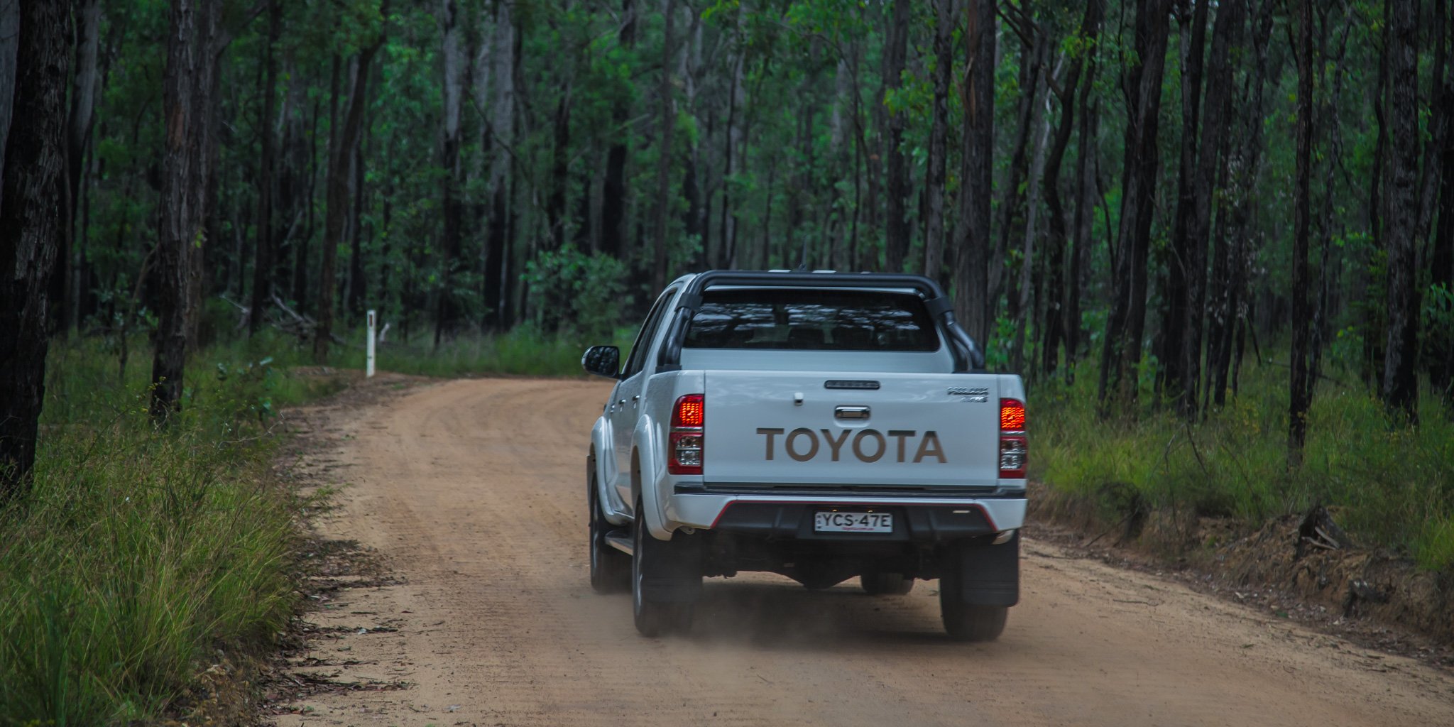 Compare ford ranger and toyota hilux #7