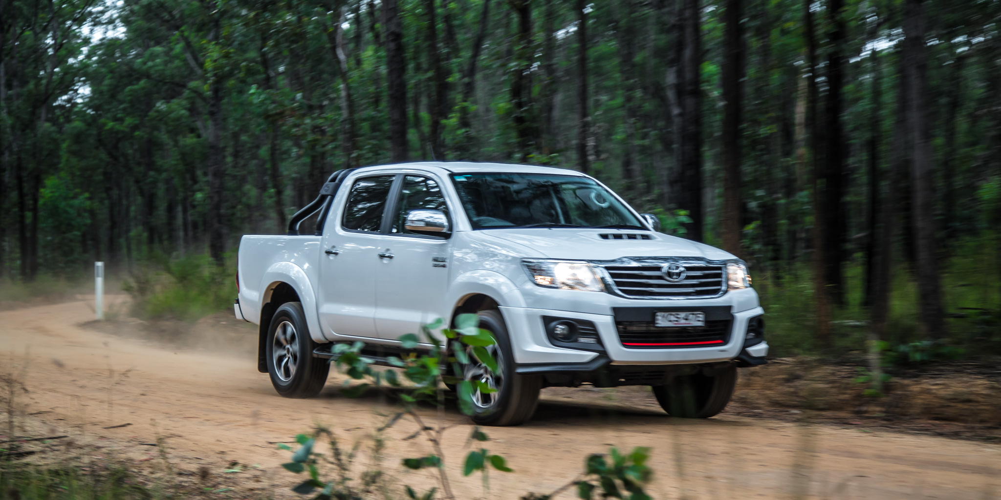 Toyota hilux compare ford ranger #7