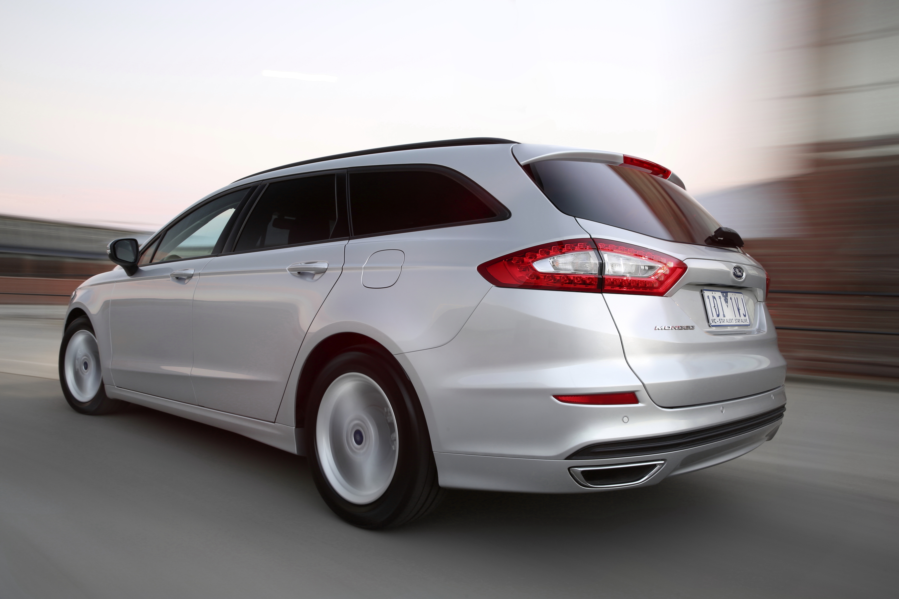 Форд универсал 2017. Ford Mondeo 2015 Wagon. Ford Mondeo 5 Wagon. Форд Мондео универсал 2017. Ford Mondeo 2017 универсал.