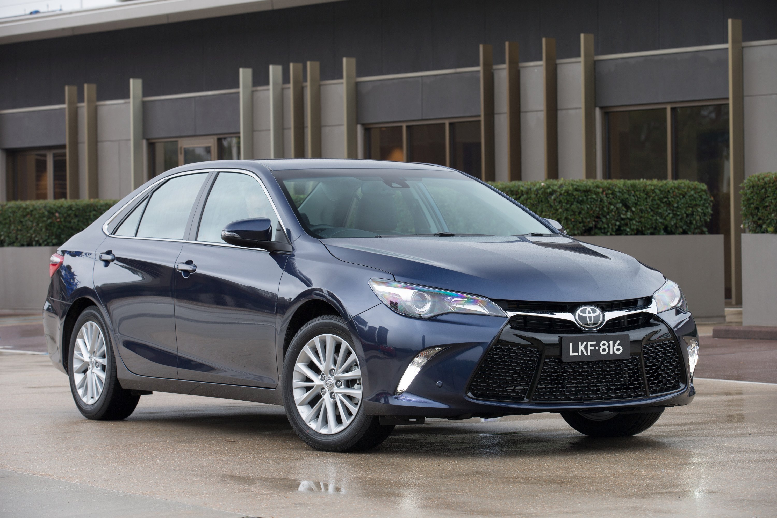 Toyota camry 2015 год