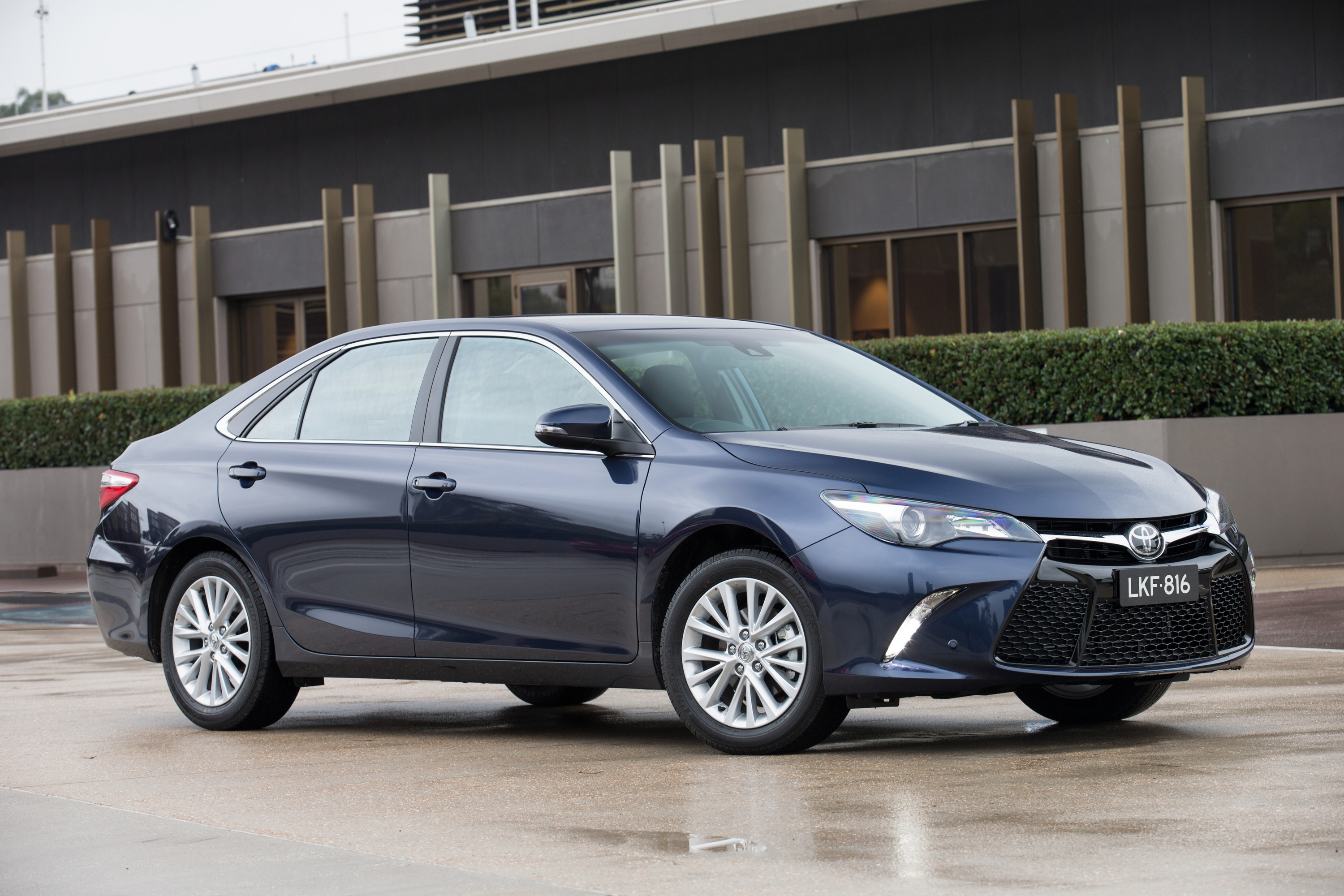 2016 Toyota Camry pricing and specifications - photos | CarAdvice