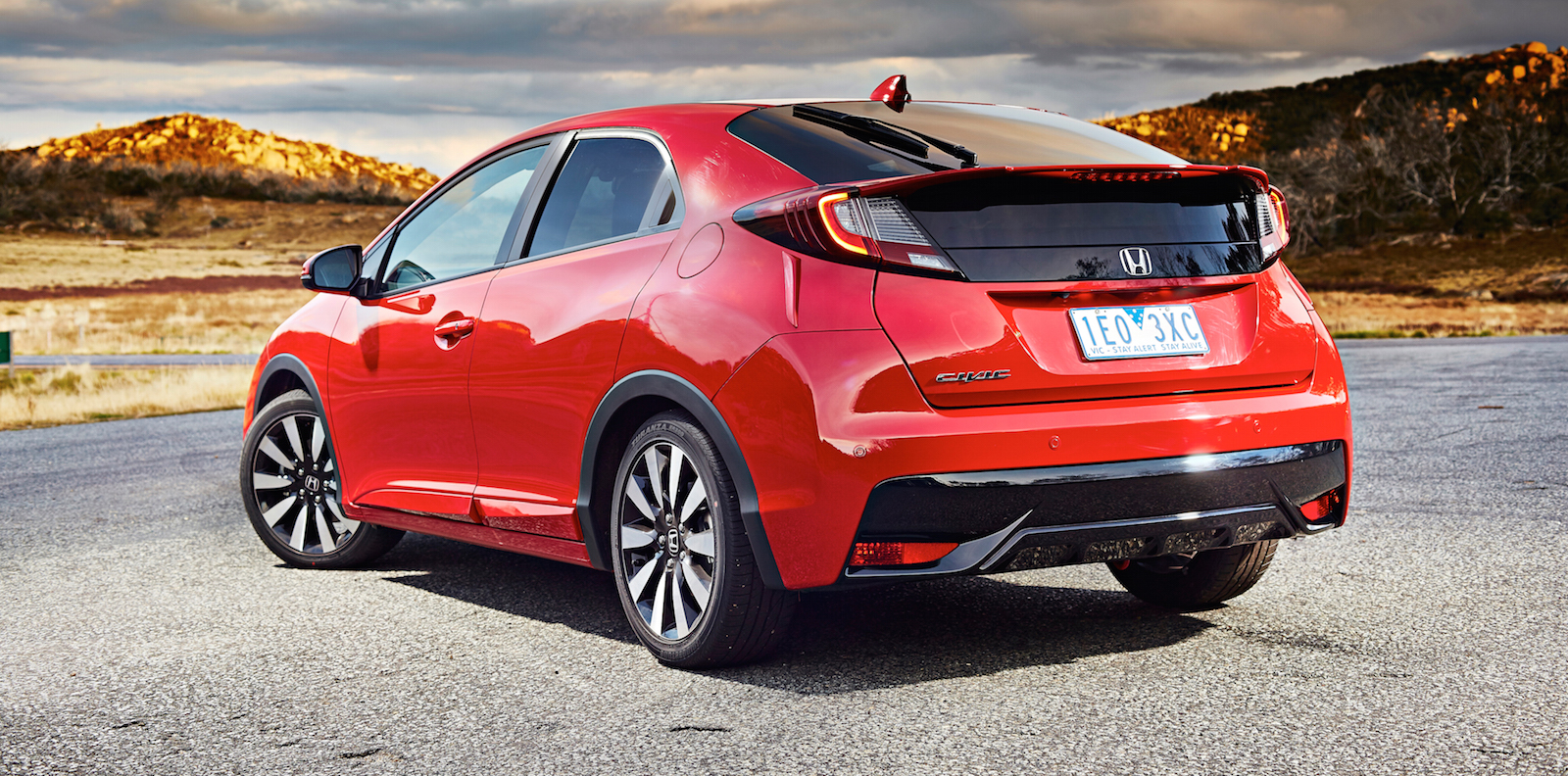 2015 Honda Civic hatch pricing and specifications - Photos (1 of 5)