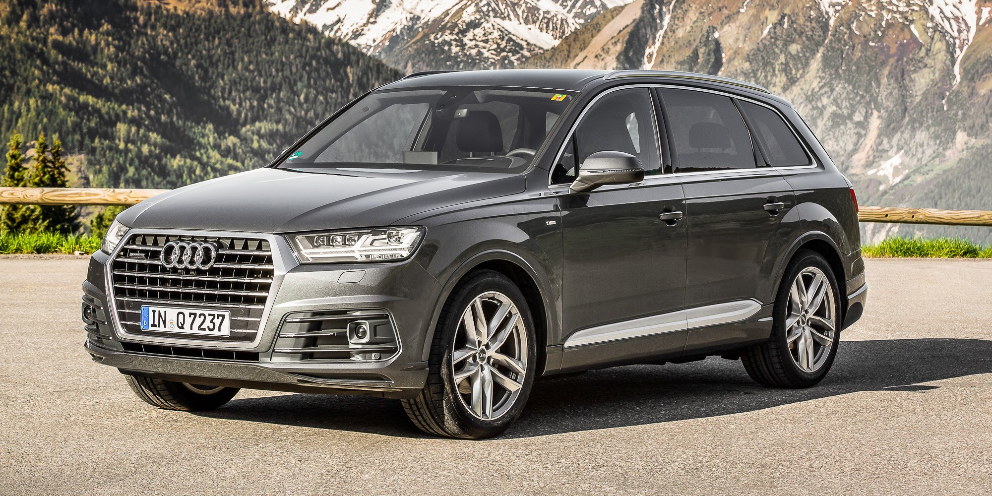 Сколько весит audi q7