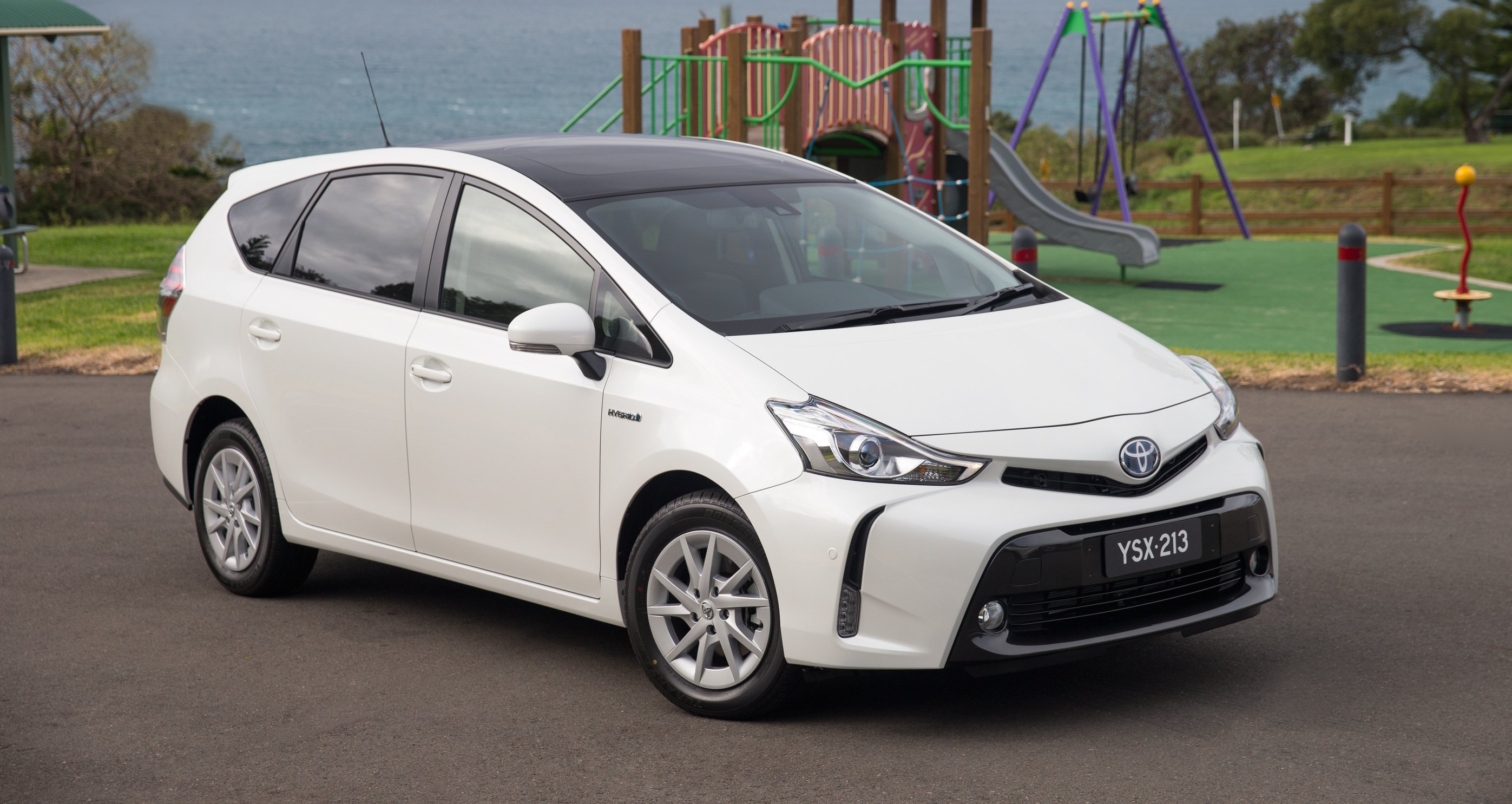 Toyota prius v plus