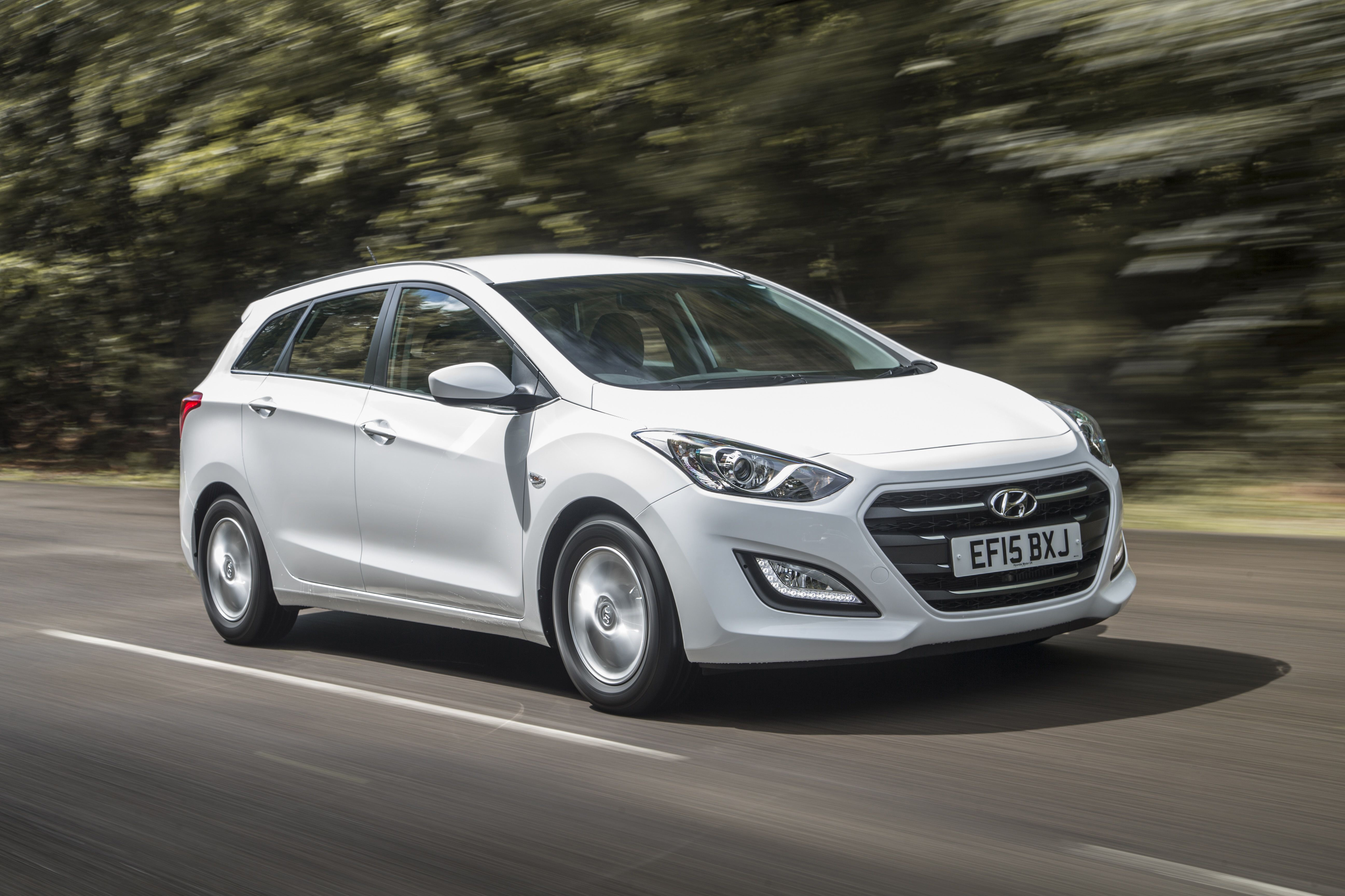 2015 Hyundai i30 Tourer Series II pricing and specifications photos 