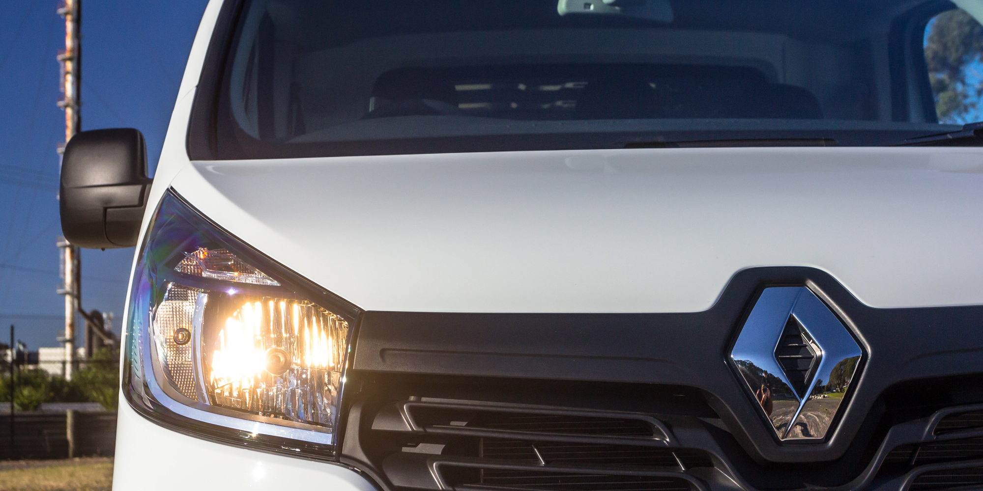 Ford Transit Custom Vs Renault Trafic 2015