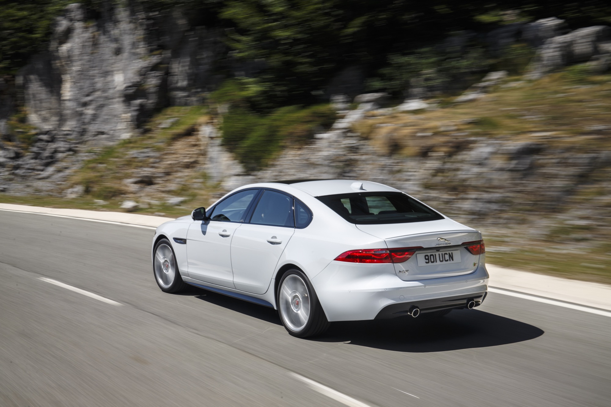 2016 Jaguar XF gets AWD - but not for Australia - photos ...