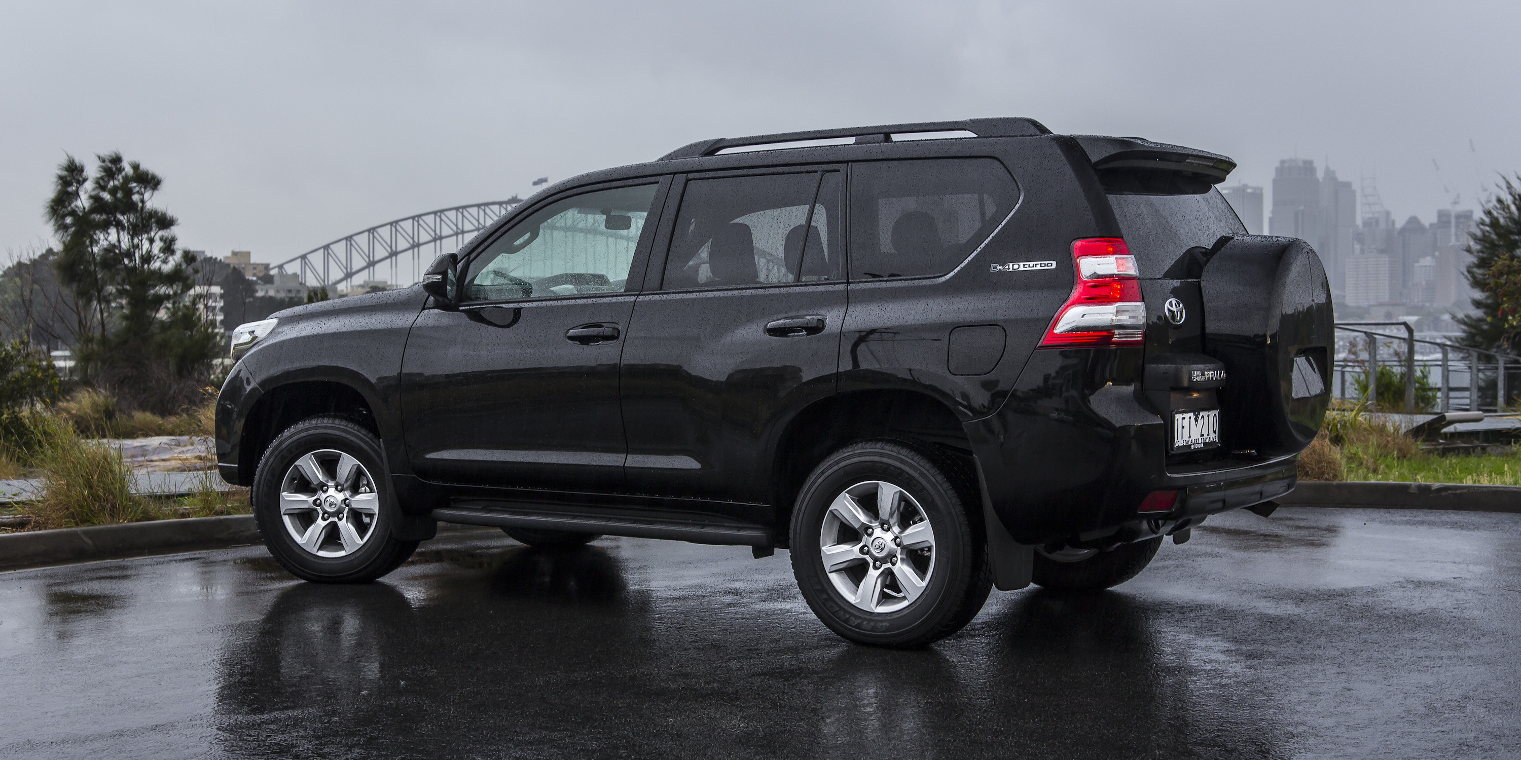 Toyota Land Cruiser Prado Black