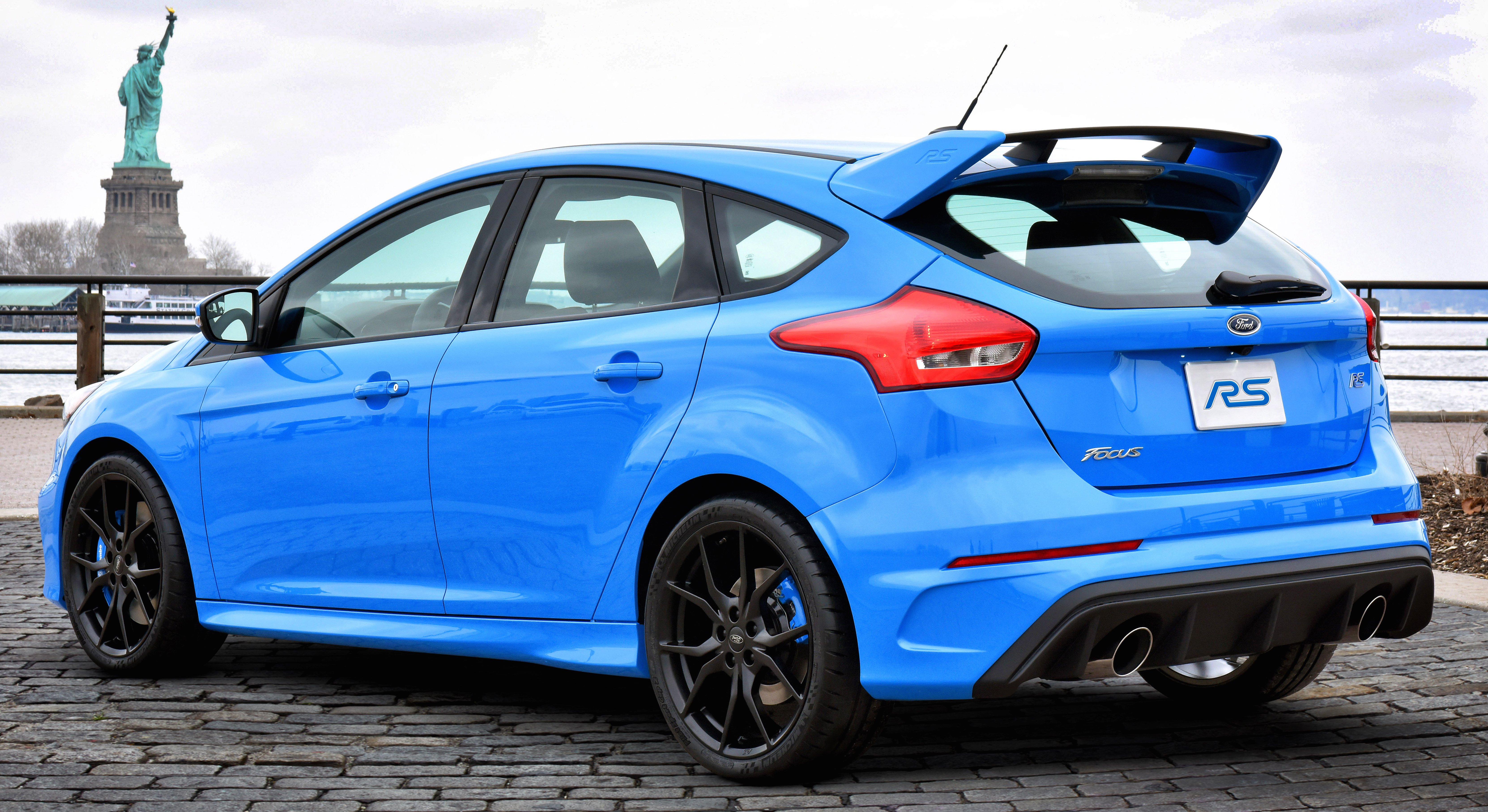 2016 Ford Focus RS pricing and specifications - Photos (1 of 5)