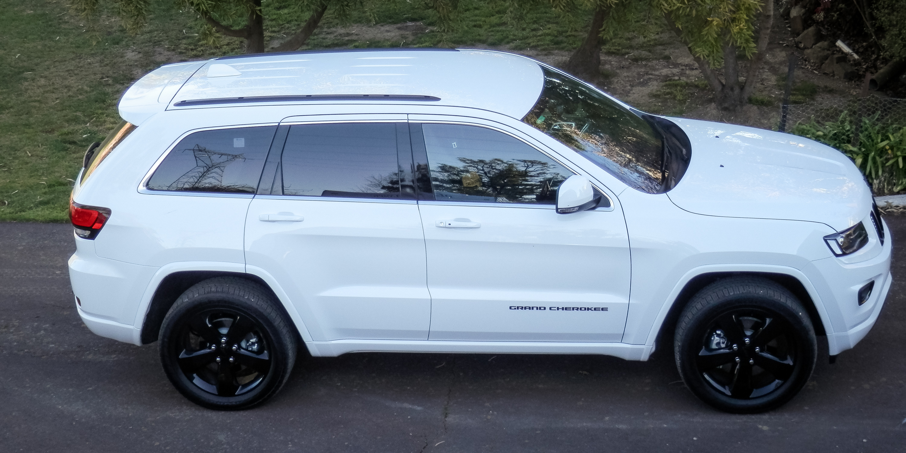 2015 Jeep Grand Cherokee Blackhawk Edition:: Week with Review - Photos ...