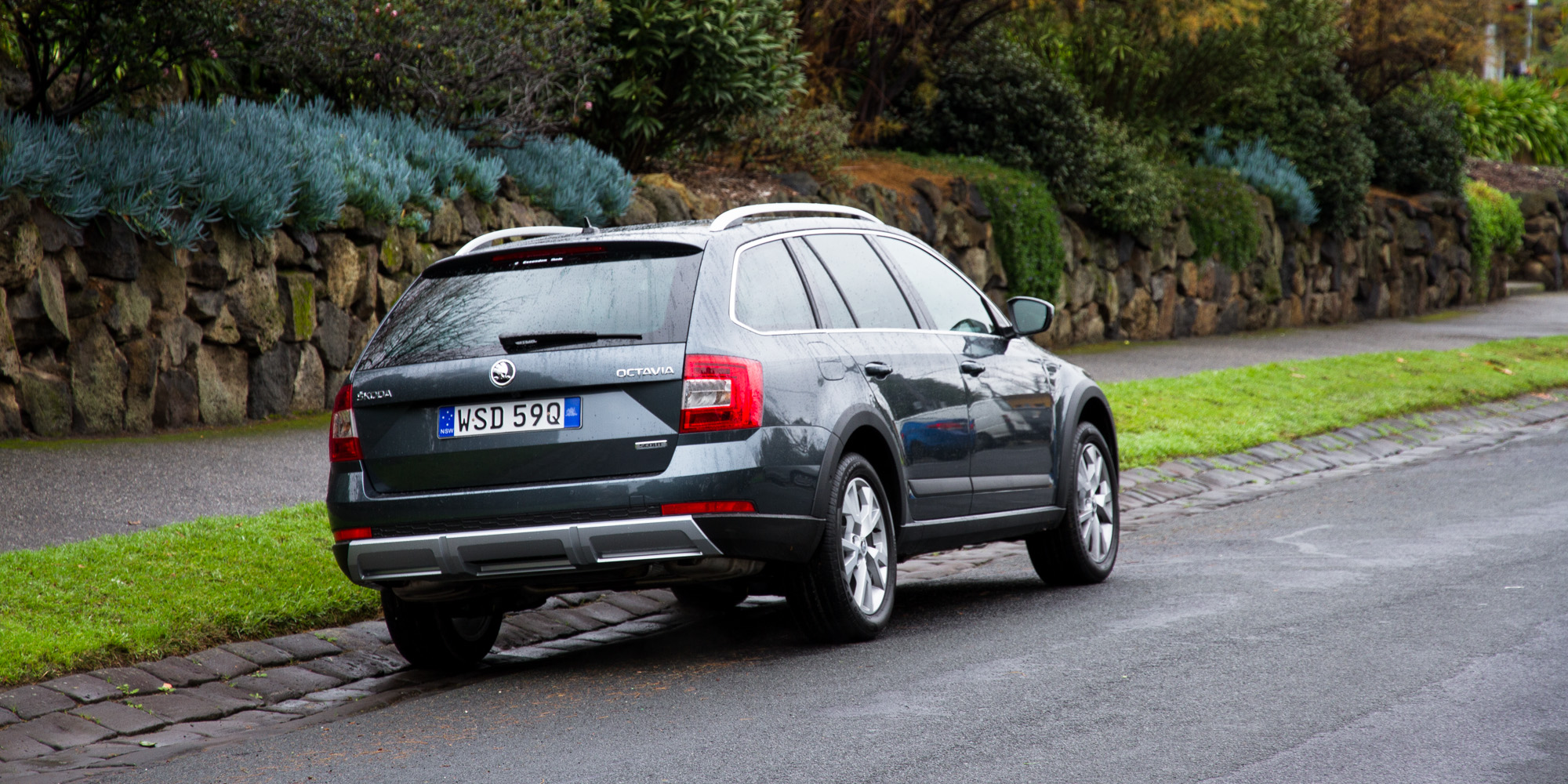 2015 skoda octavia scout wagon 38