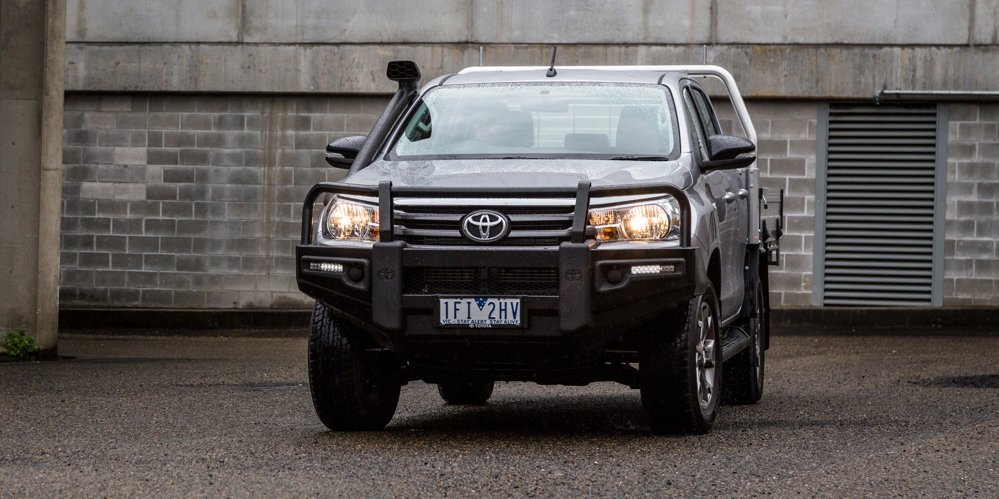 2016 Toyota Hilux SR 4x4 Cab Chassis Review - photos | CarAdvice