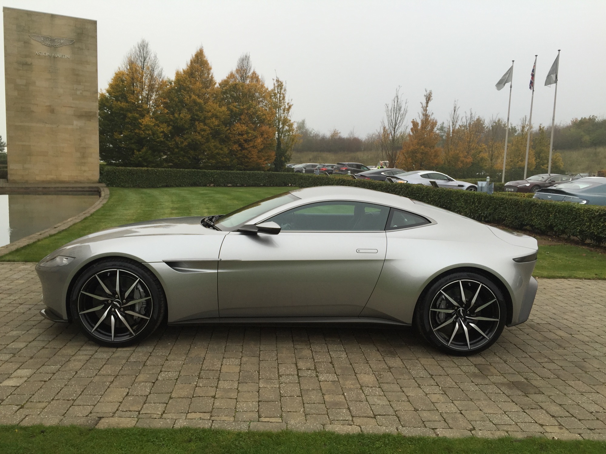 Aston Martin v10