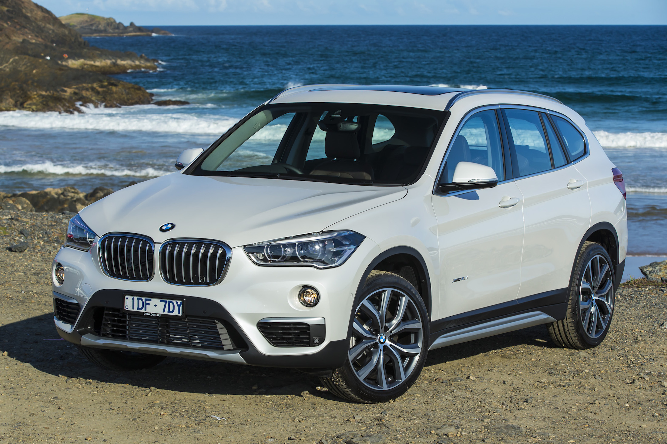 Bmw x1 f48. BMW x1 2. BMW x1 II (f48). БМВ Икс 1. BMW x1 и x2.