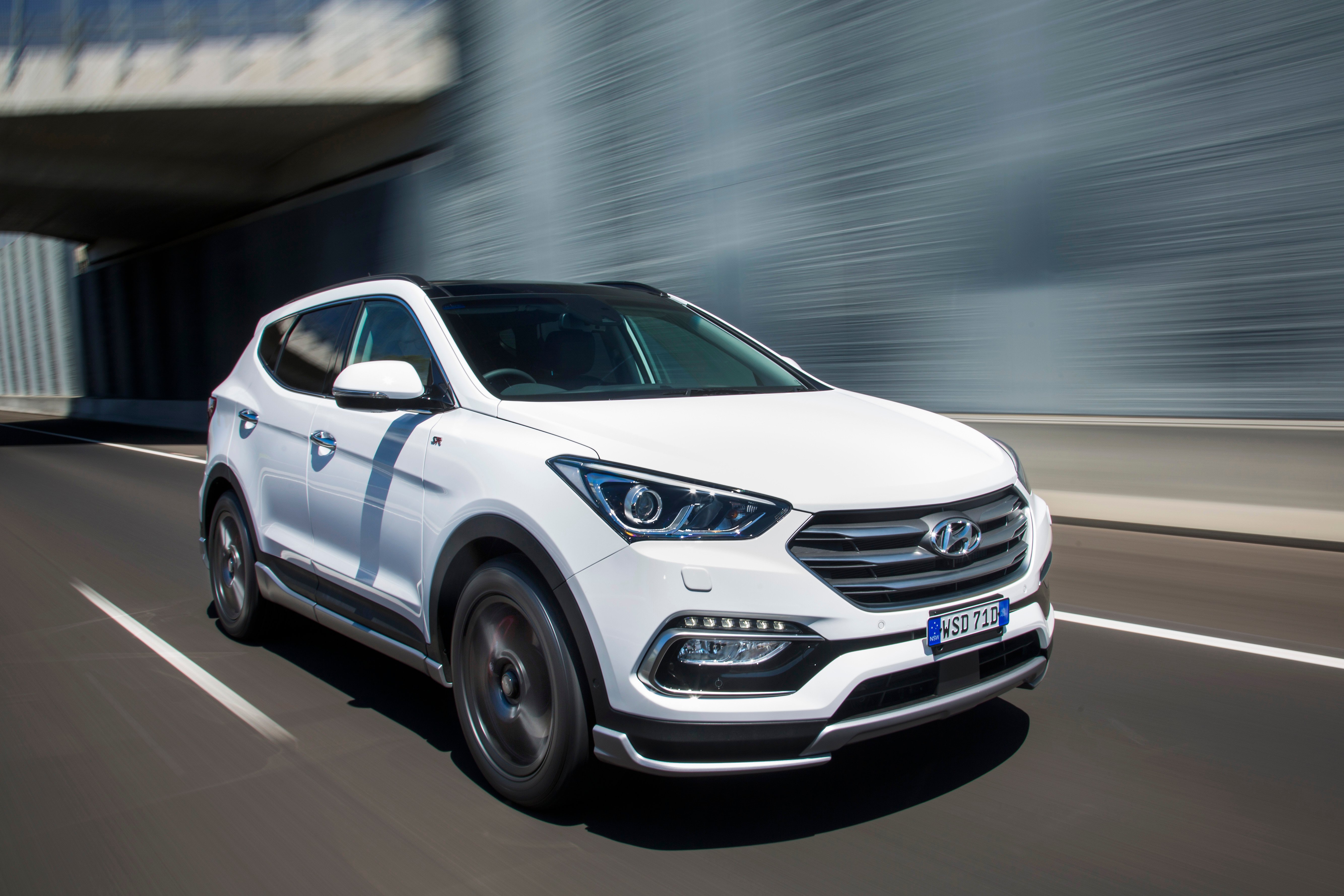 2016 Hyundai Santa Fe Review - photos | CarAdvice