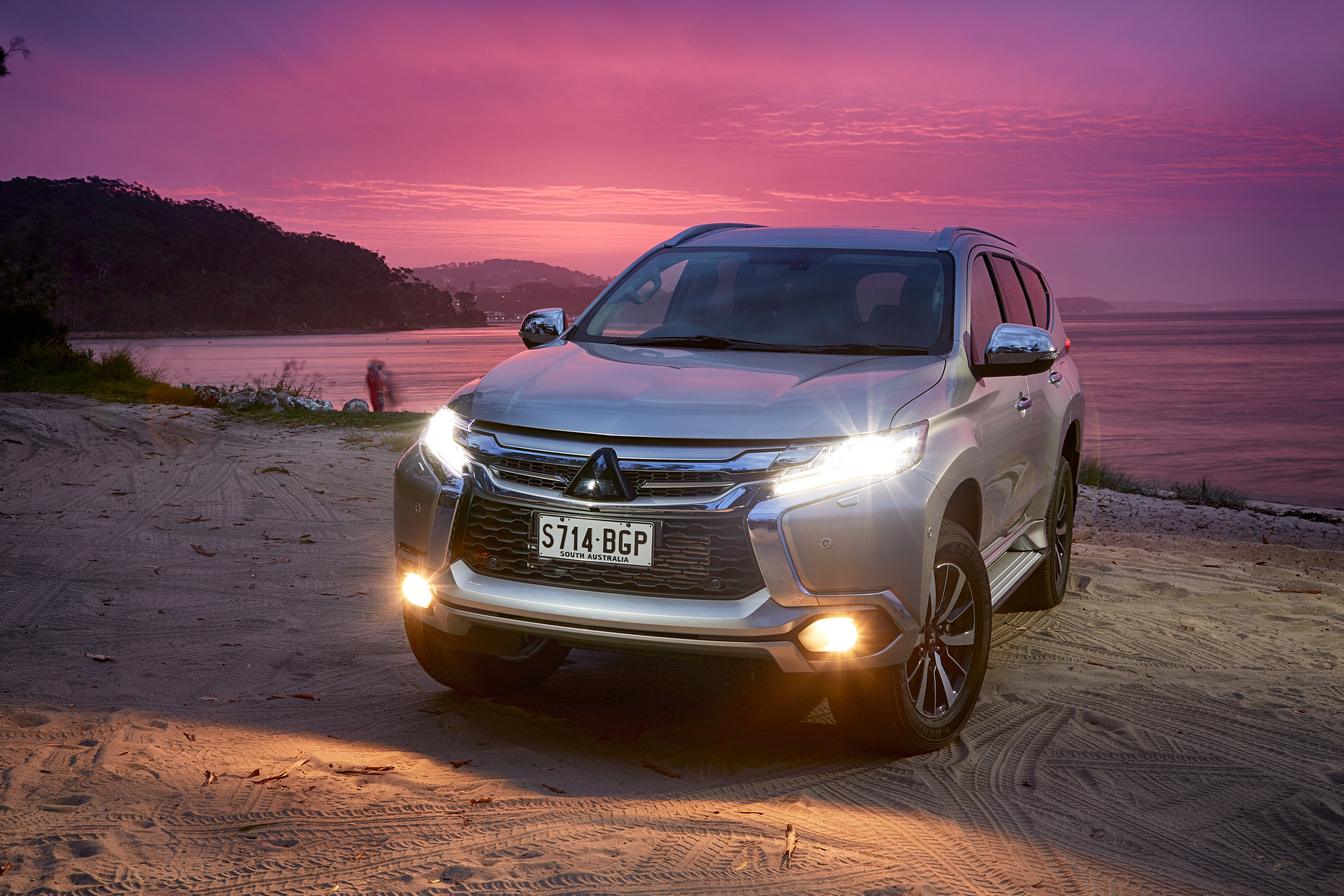 Mitsubishi pajero sport 2016