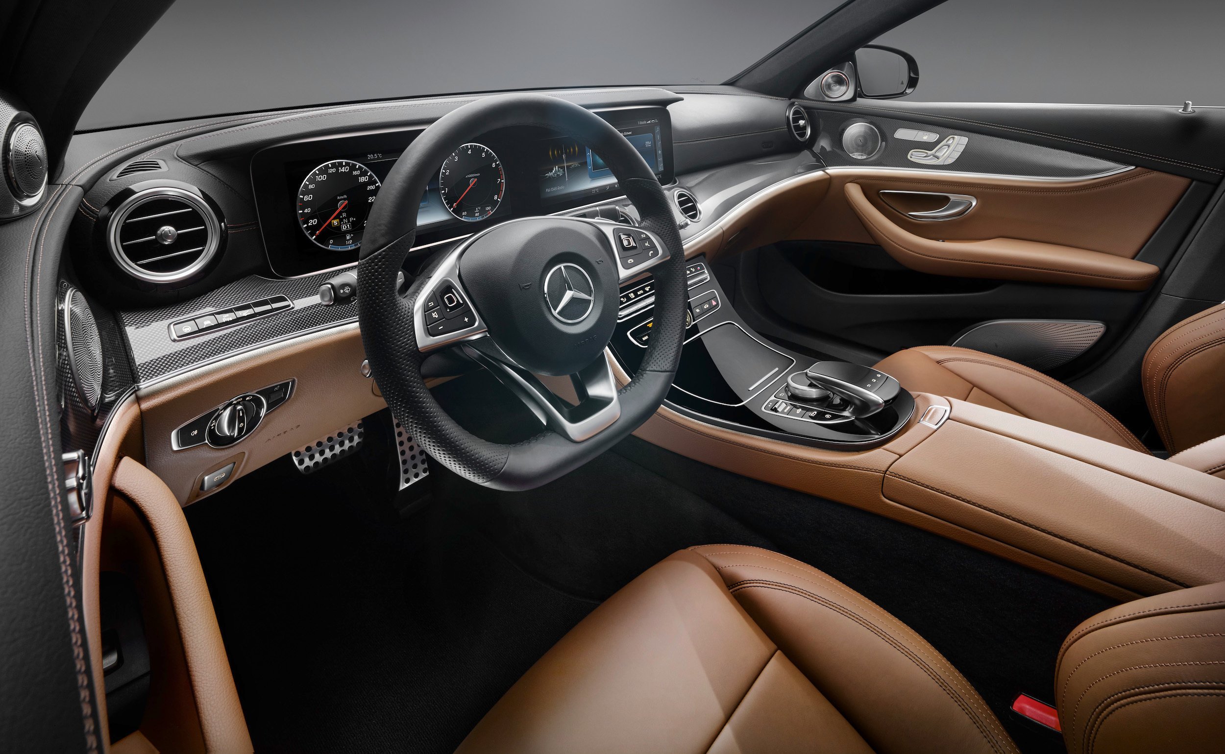 2016 Mercedes-Benz E-Class interior revealed - Photos (1 of 8)