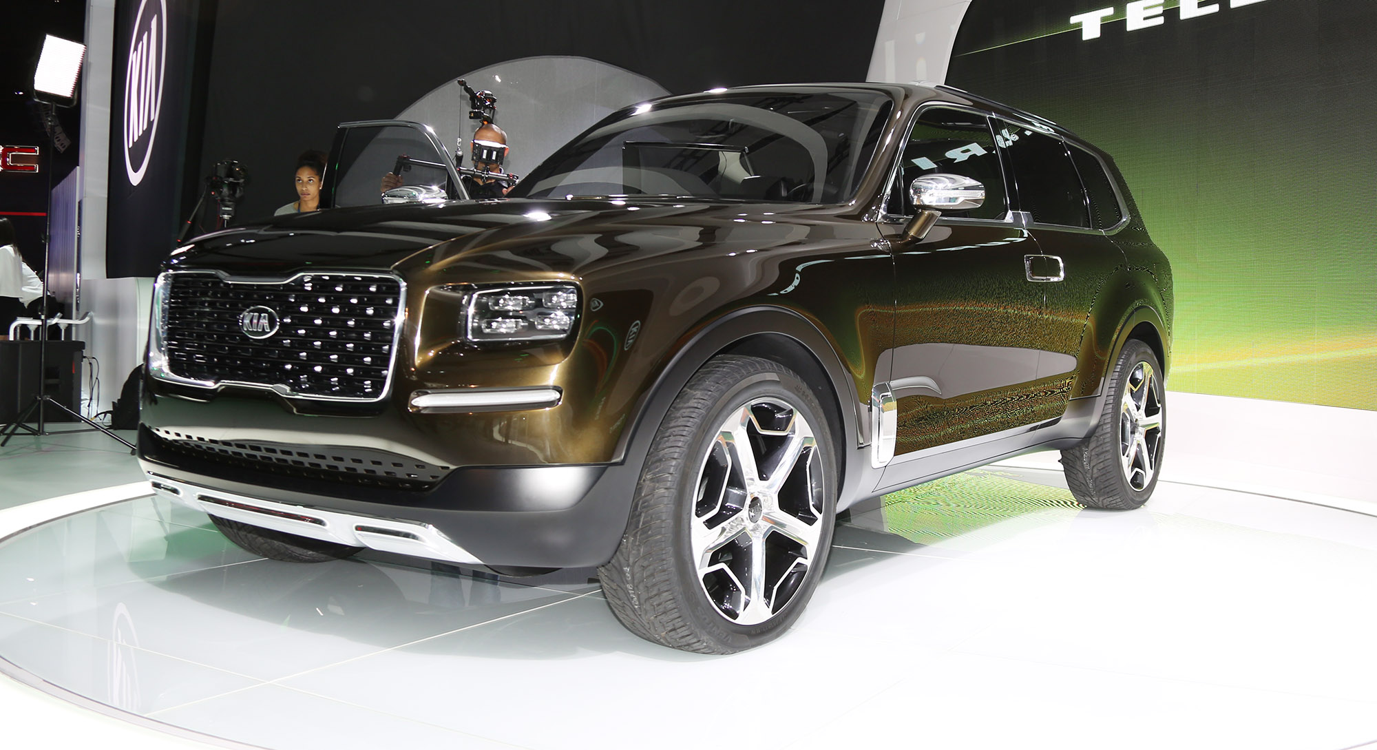 Kia Telluride:: 298kW hybrid SUV concept hits Detroit show - Photos (1 ...