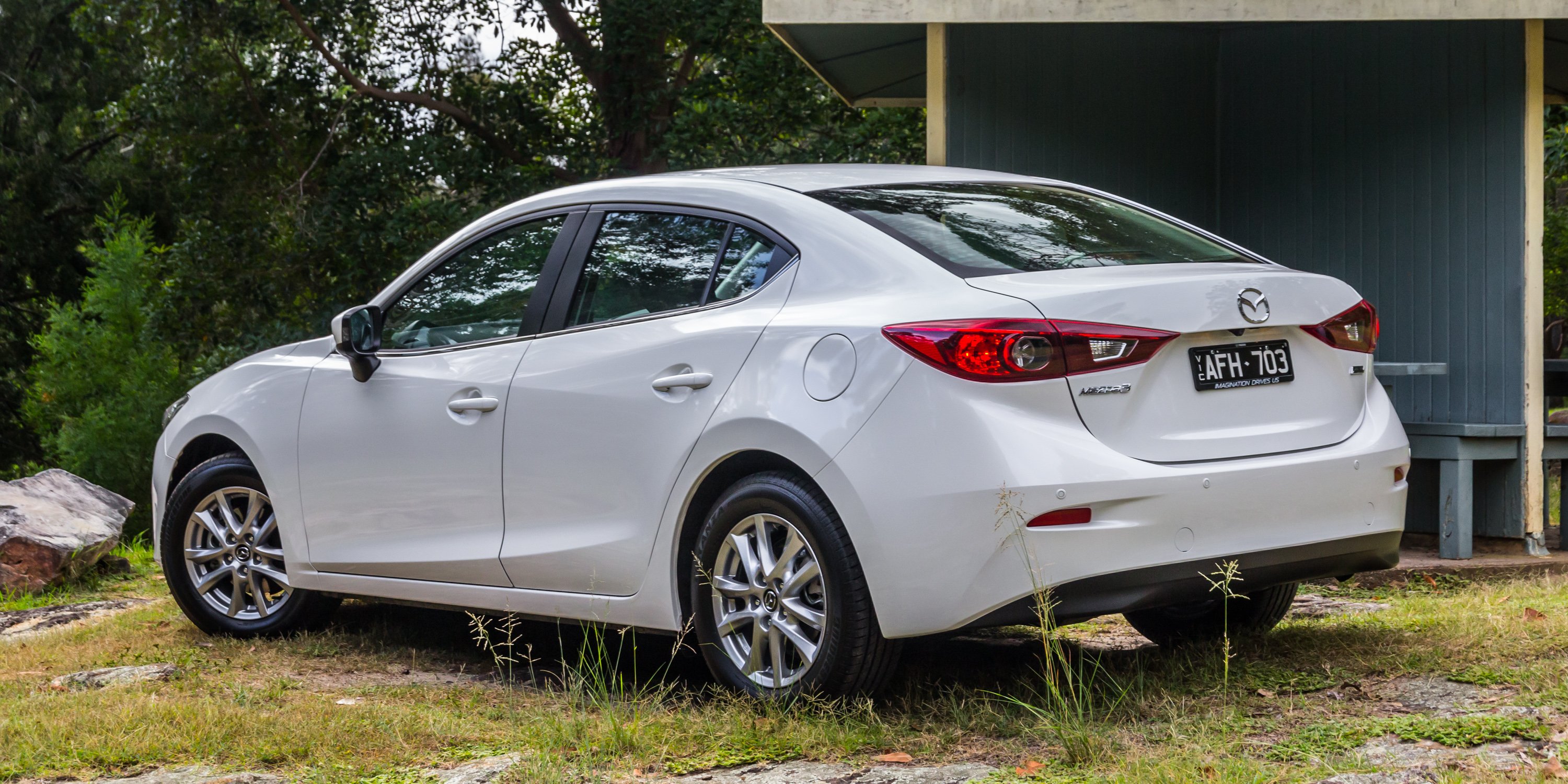 mazda 3 sedan premium plus