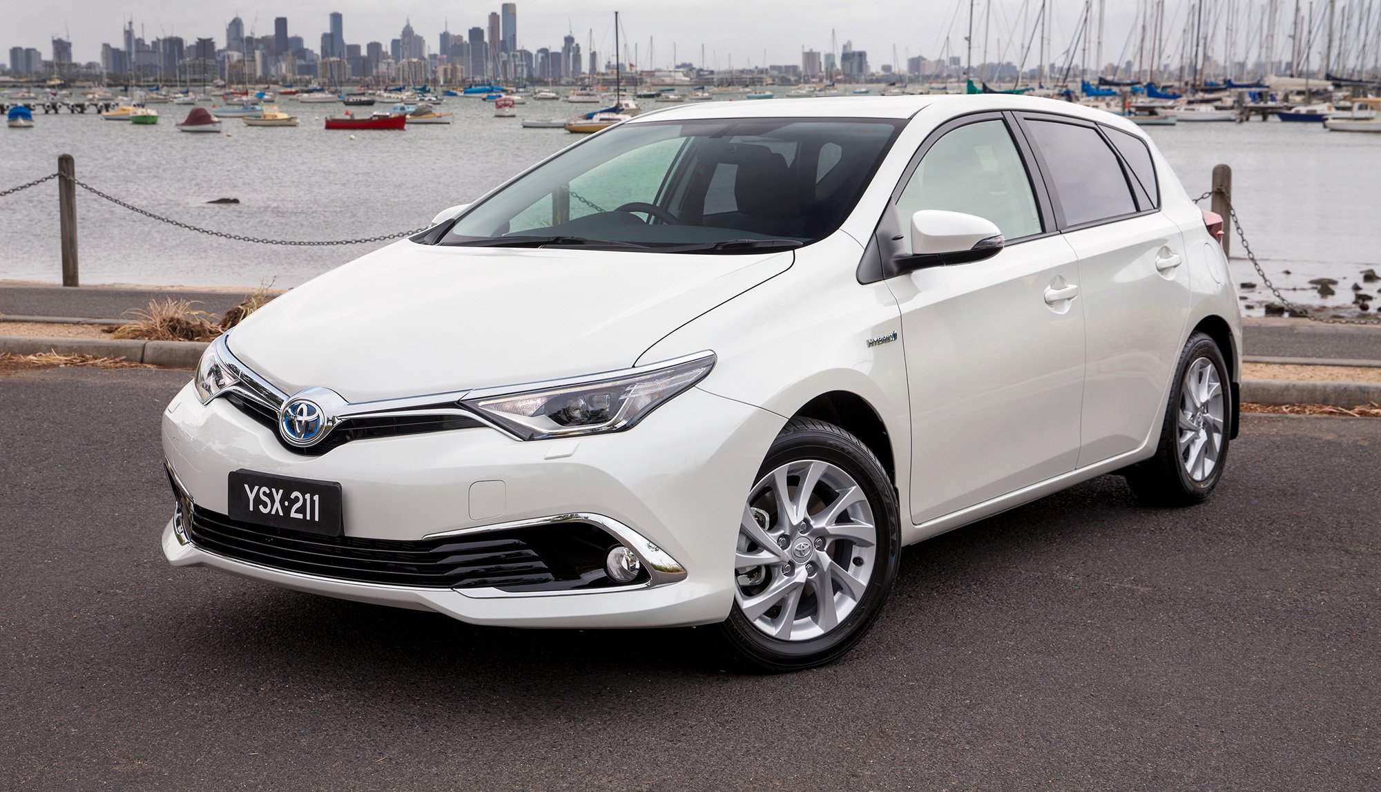 2016 Toyota Corolla Hybrid hatch confirmed for Australia - photos