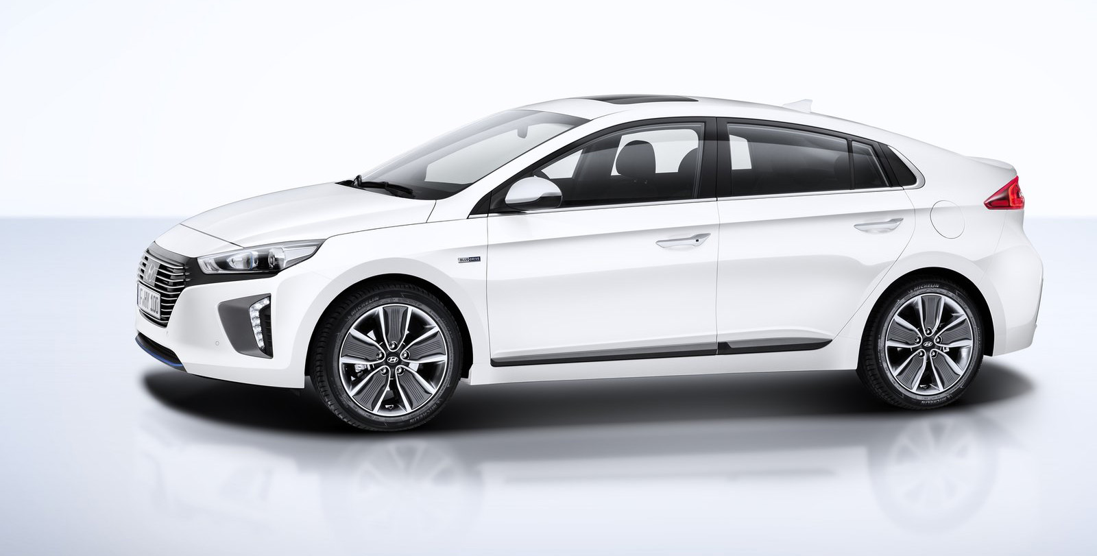 2017 Hyundai Ioniq PHEV Australian launch moves to next year, plugin