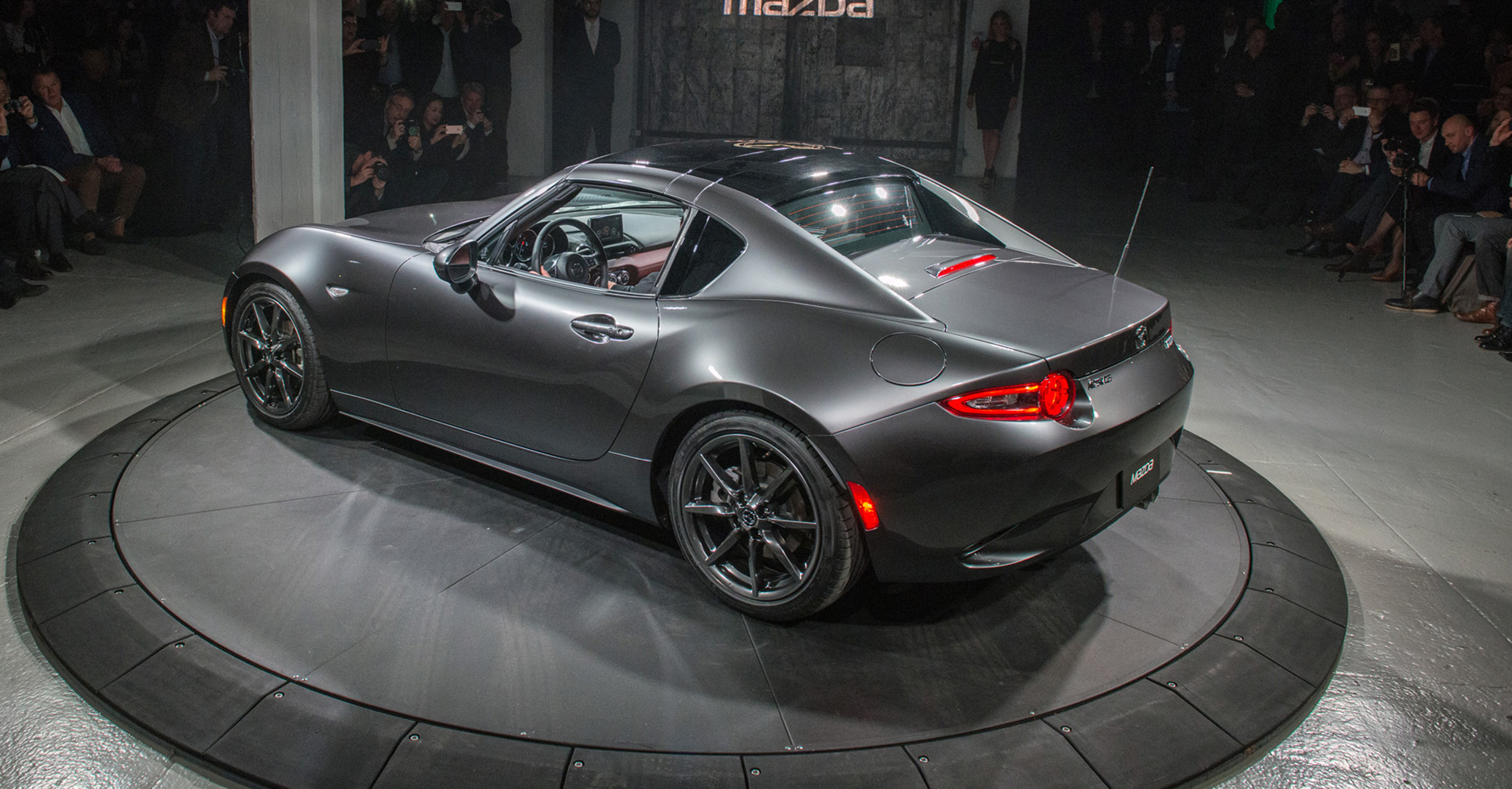 Mazda MX5 RF hardtop revealed in New York Photos (1 of 34)