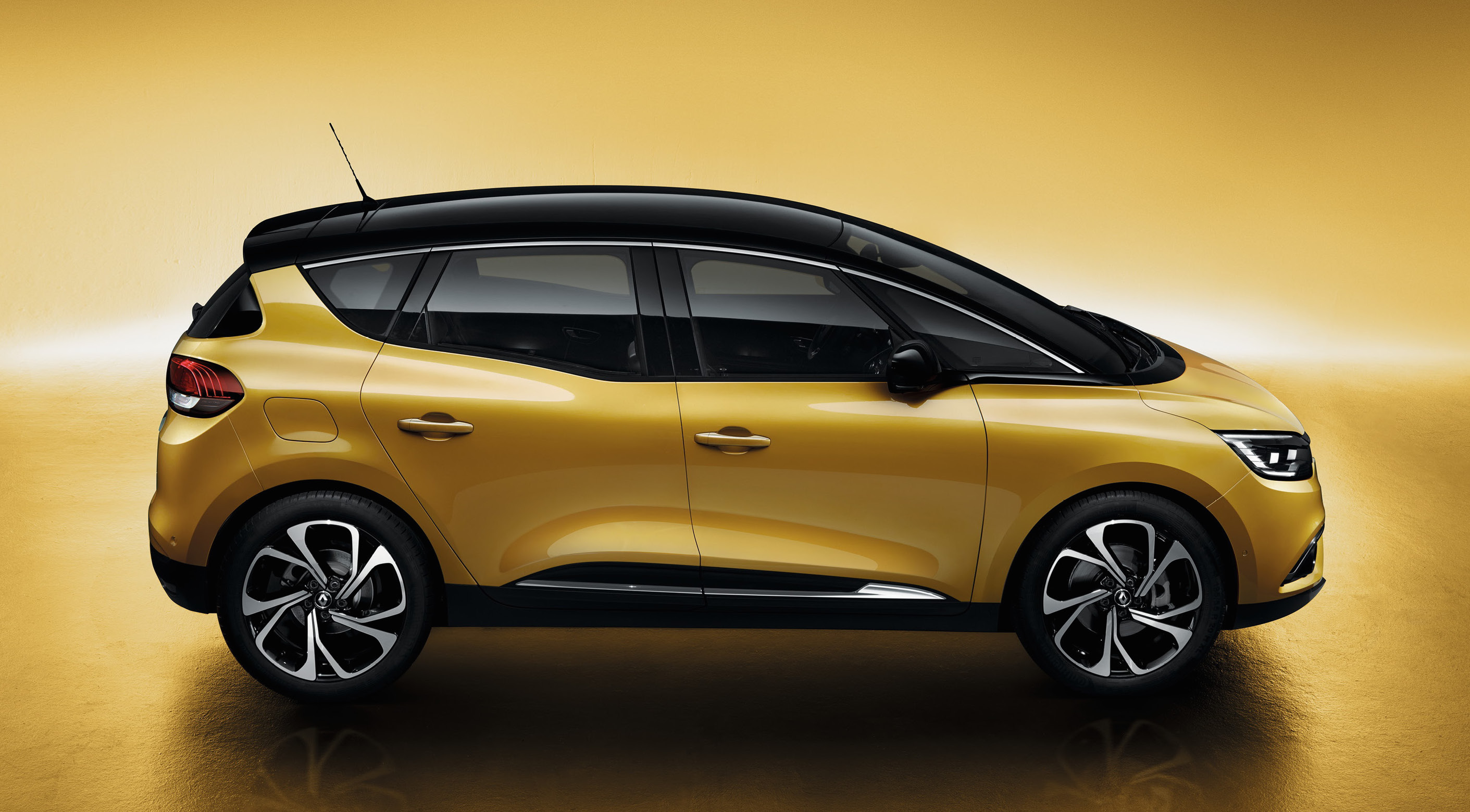 How Long Is A Renault Scenic