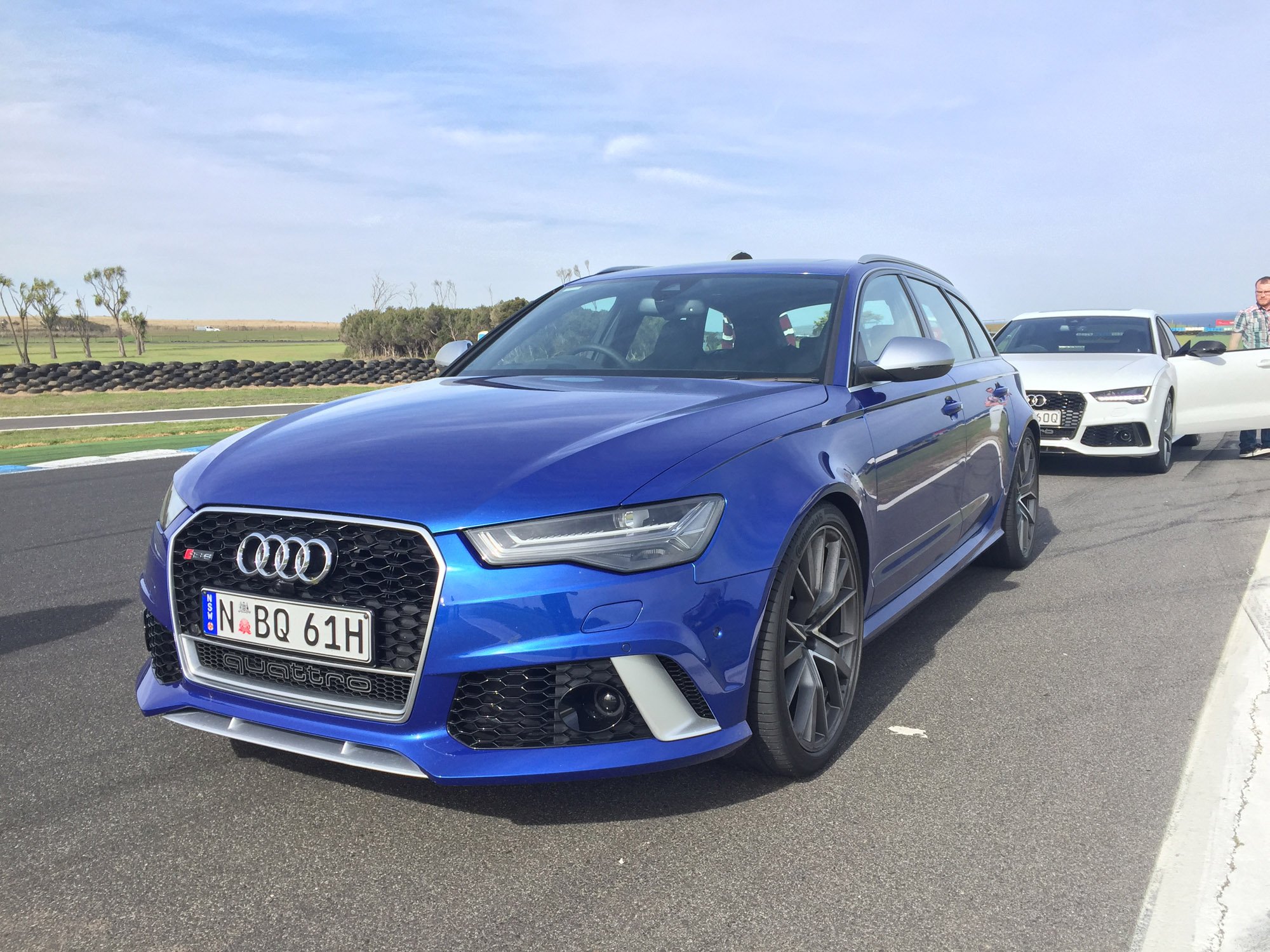 Audi rs6 performance отличия