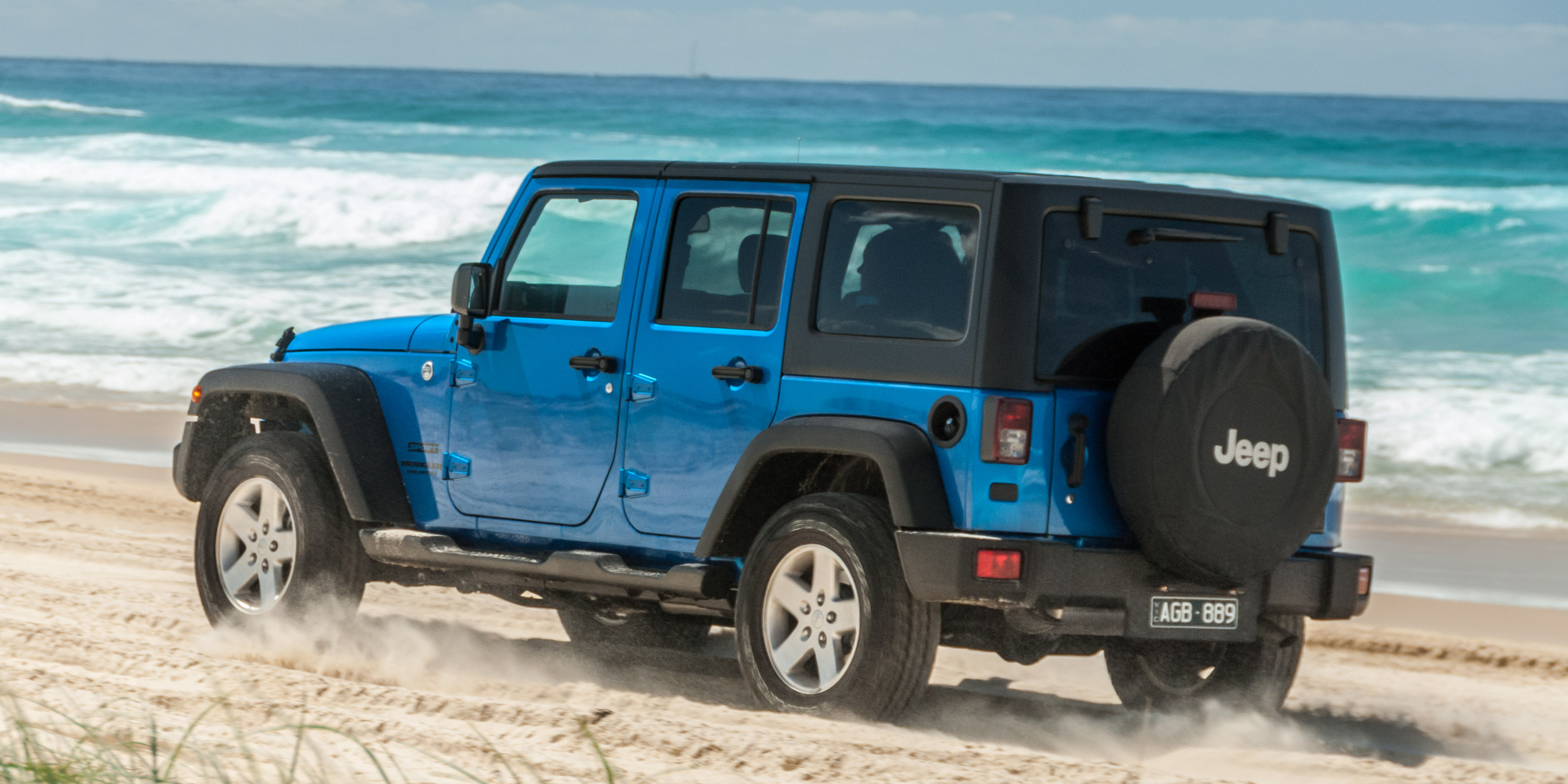 2016 Jeep Wrangler Unlimited road trip to Moreton Island Photos (1 of