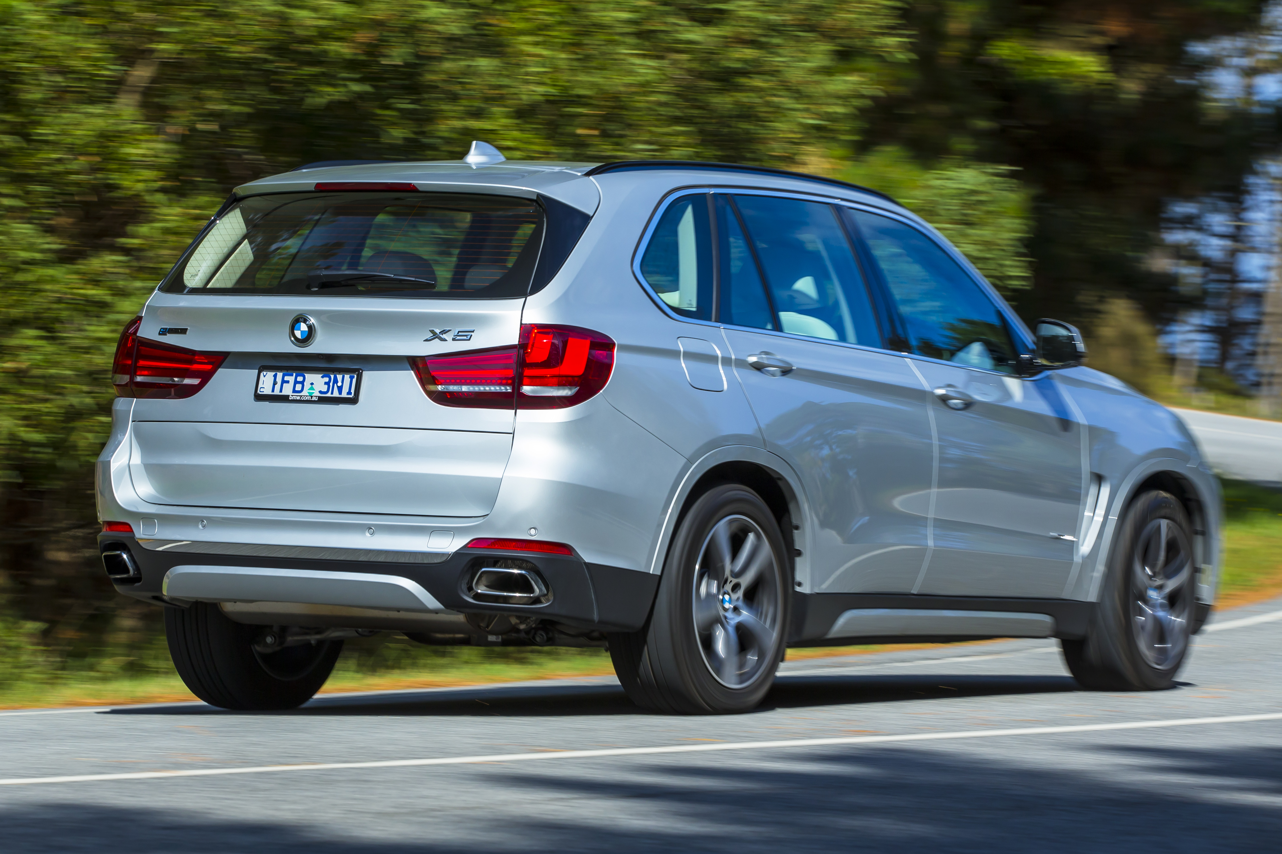 2016 BMW X5 xDrive40e Plug-in Hybrid Review - photos | CarAdvice