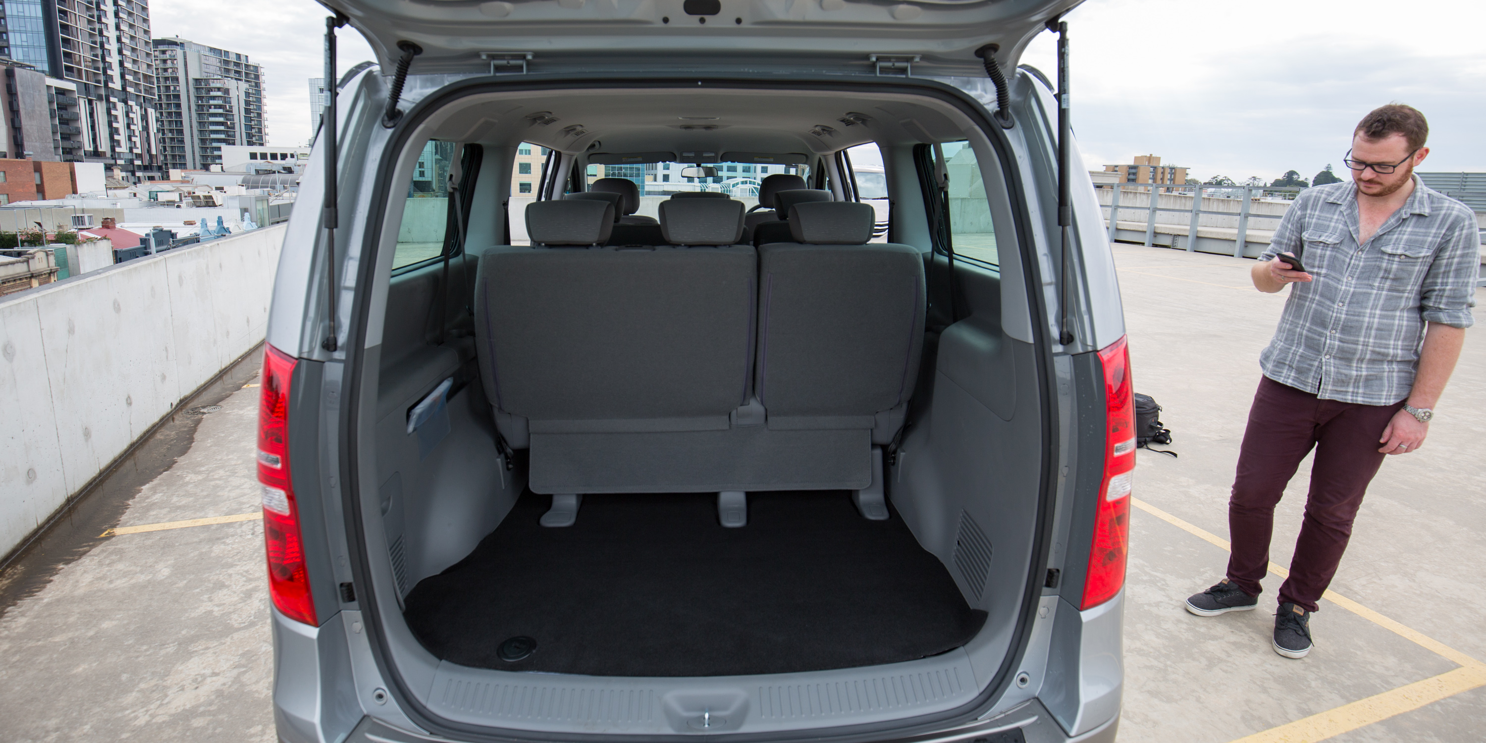 2016 hyundai imax van 1