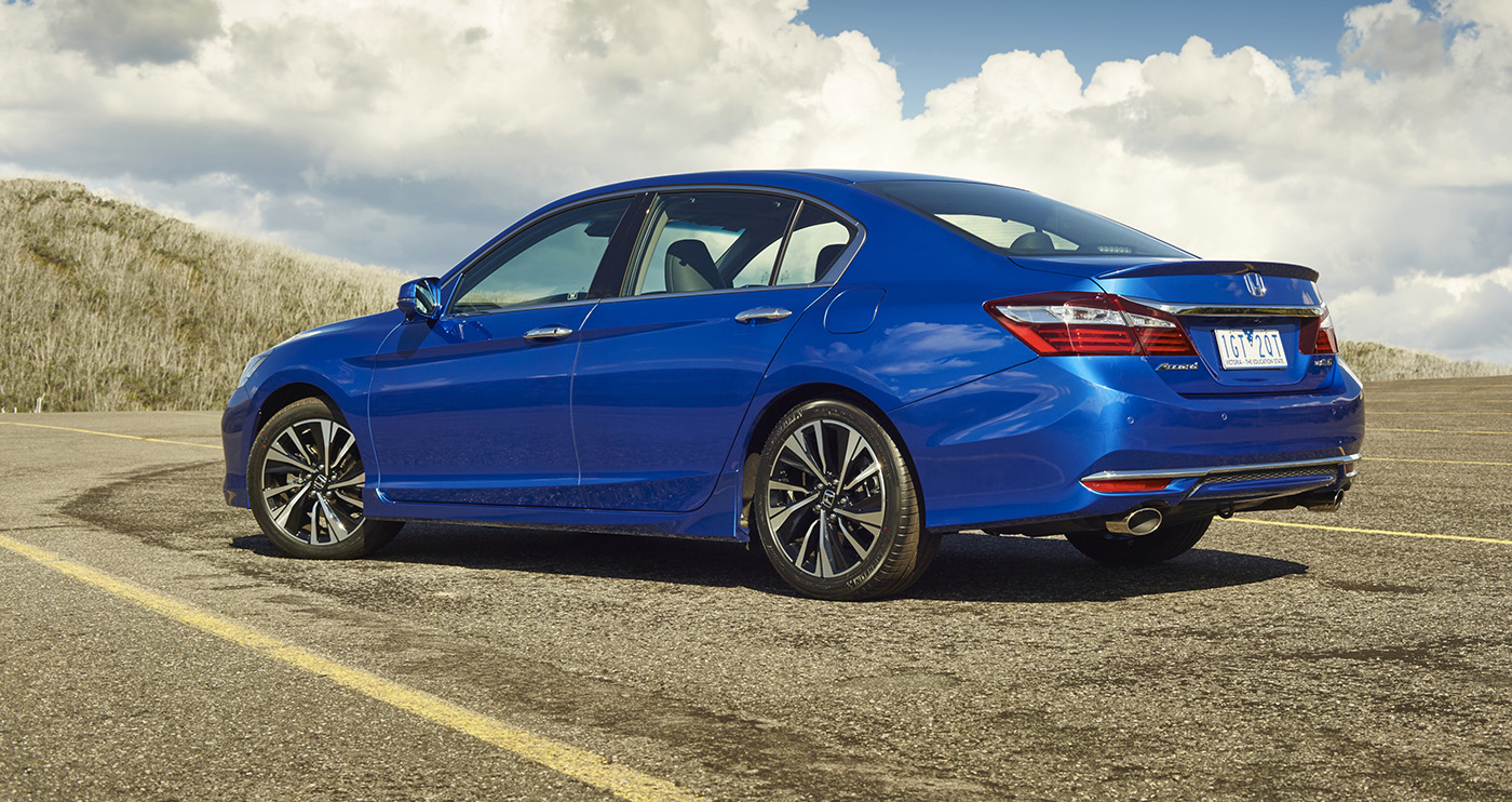 2016 Honda Accord pricing and specifications - photos ...