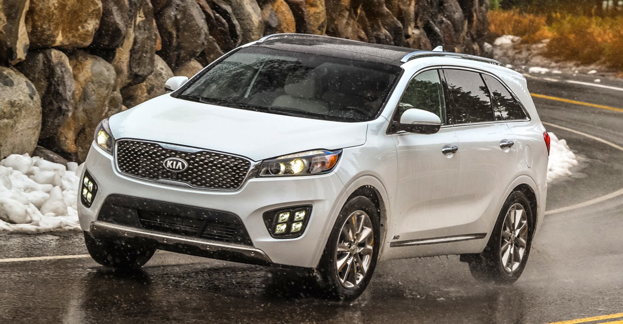 2017 Kia Sorento adds safety features, Apple CarPlay and