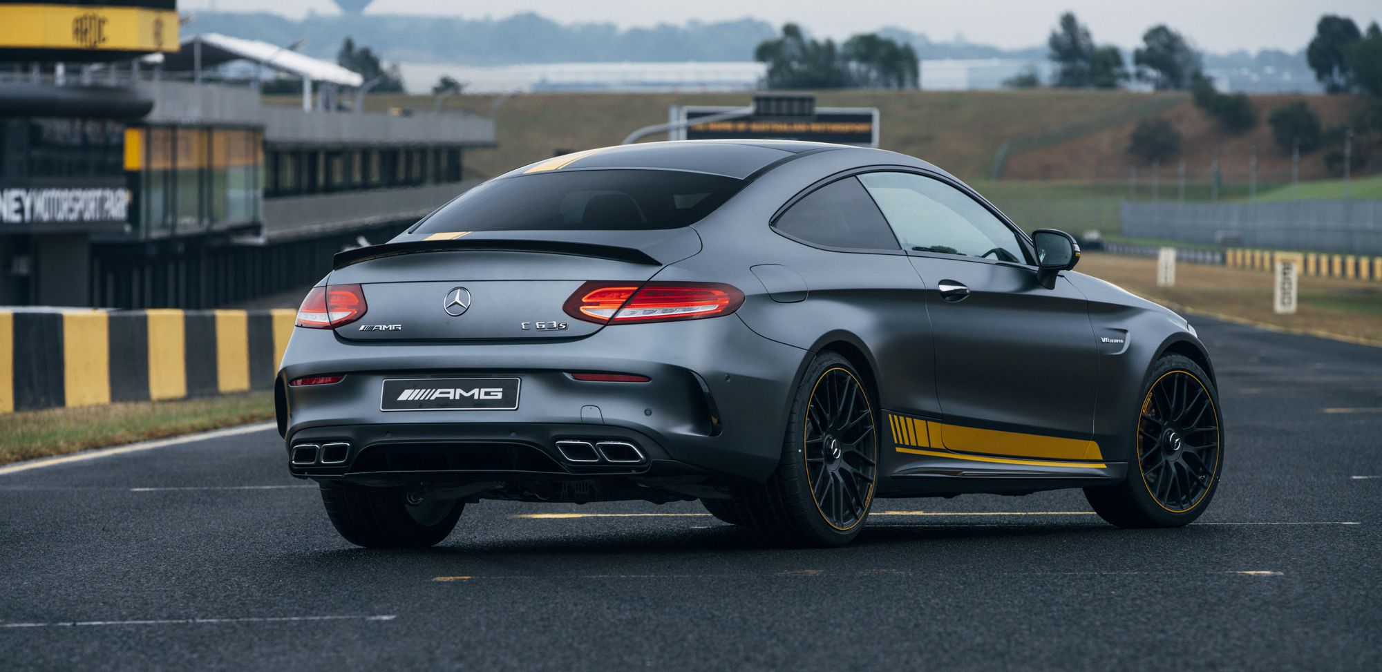 Mercedes c63 AMG Coupe зад