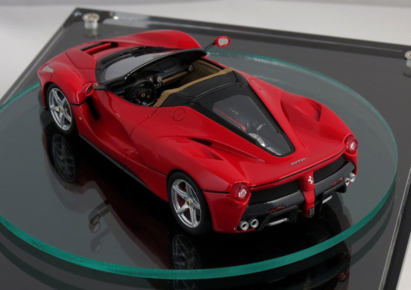 2017 ferrari laferrari spider scale model 02