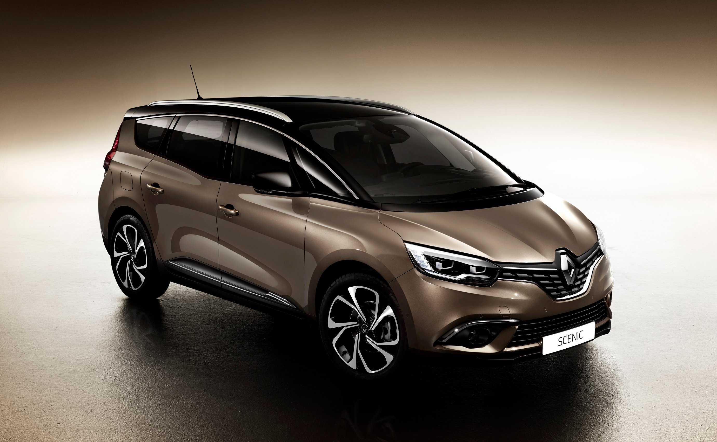 Renault Grand Scenic MPV still firmly on Australian radar - photos ...