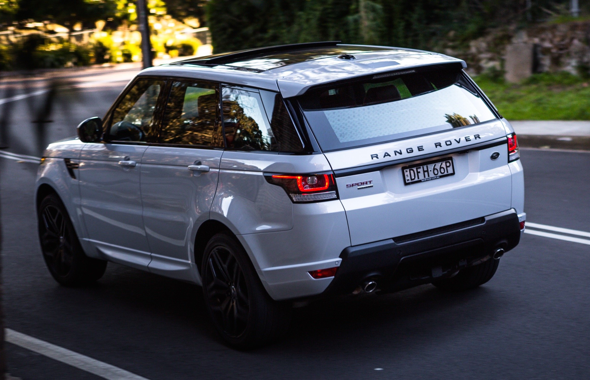 2016 Range Rover Sport SDV6 HSE Dynamic Review photos