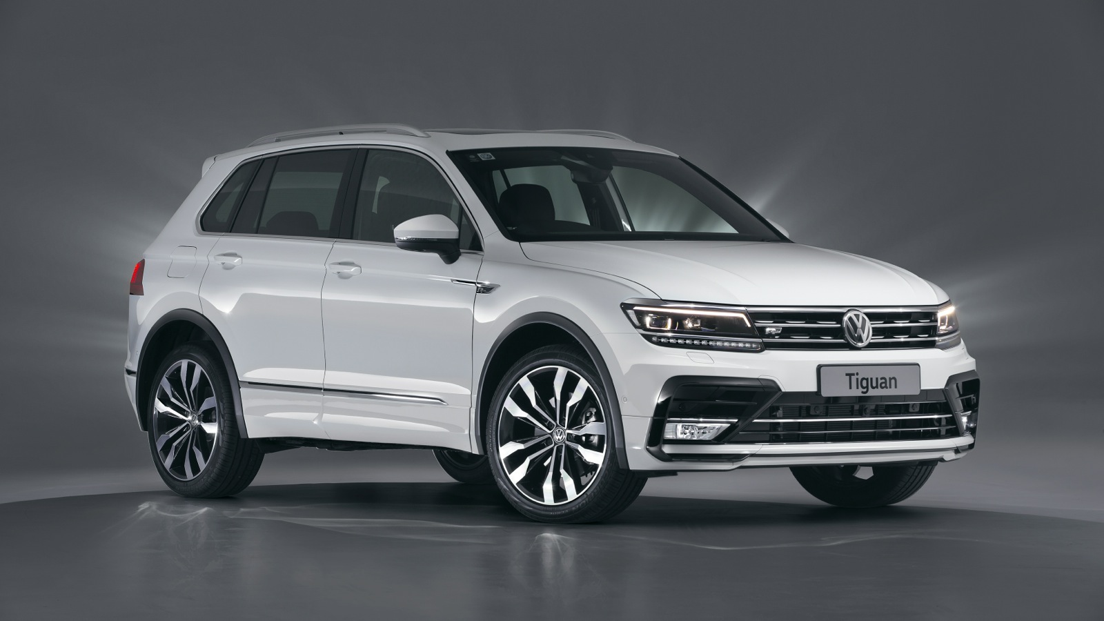 2017 Volkswagen Tiguan Highline R Line_02