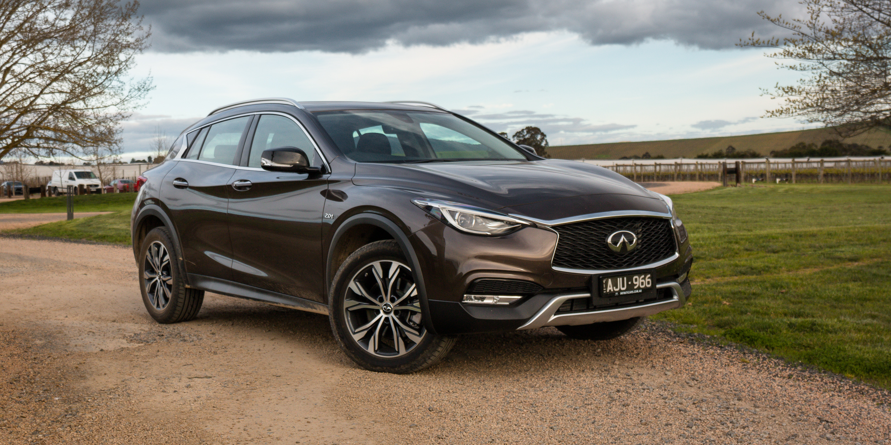 2017 Qx30