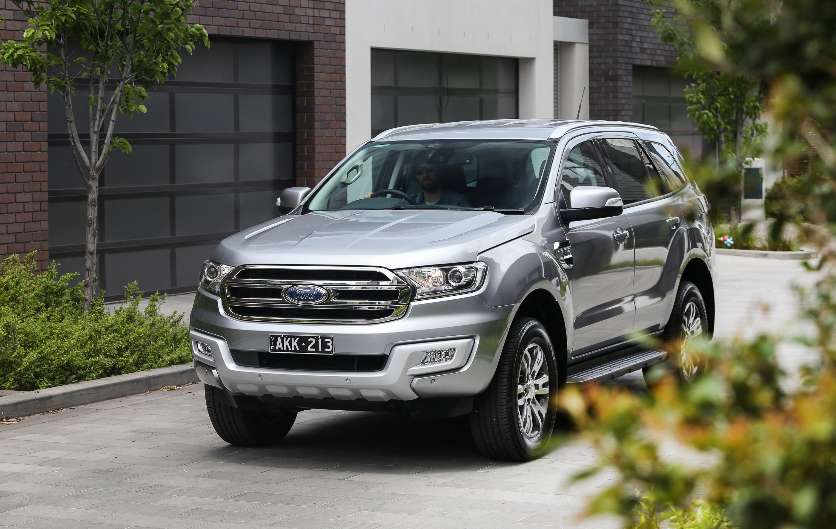 2017 Ford Everest Trend RWD review - photos | CarAdvice