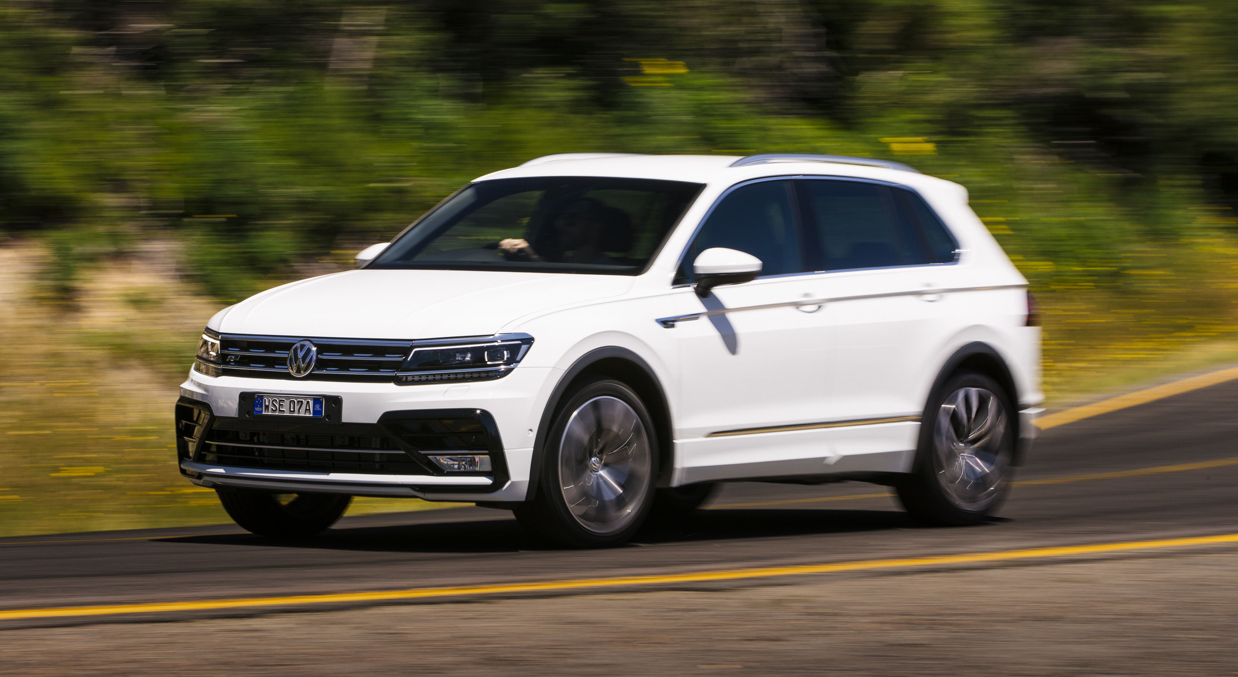 Volkswagen tiguan 2017 года